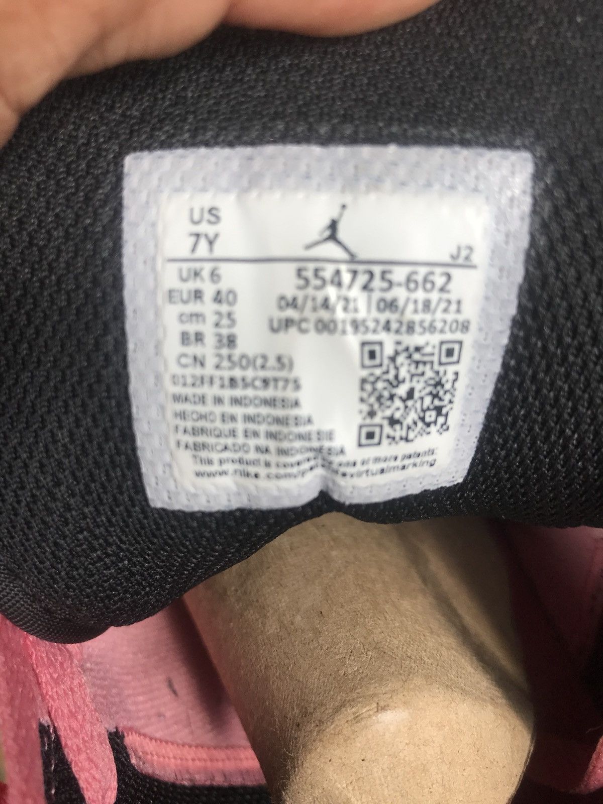 Jordan Brand Air Jordan 1 Coral Chalk GS Size 7Y / 8.5W Size US 8.5 / IT 38.5 - 7 Thumbnail