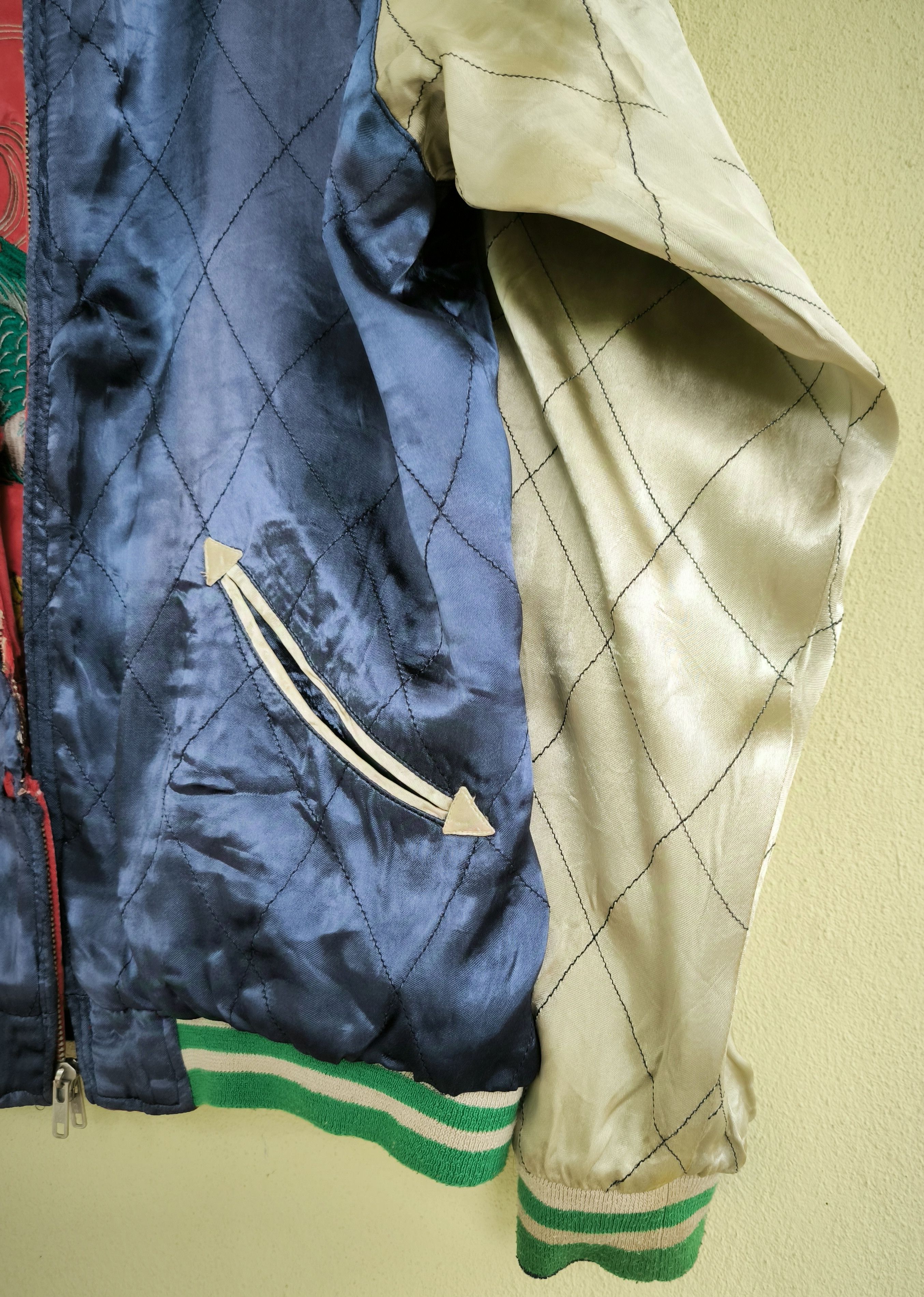 IOLANI Vtg IOLANI reversible Sukajan souvenir satin jacket Size US L / EU 52-54 / 3 - 11 Thumbnail