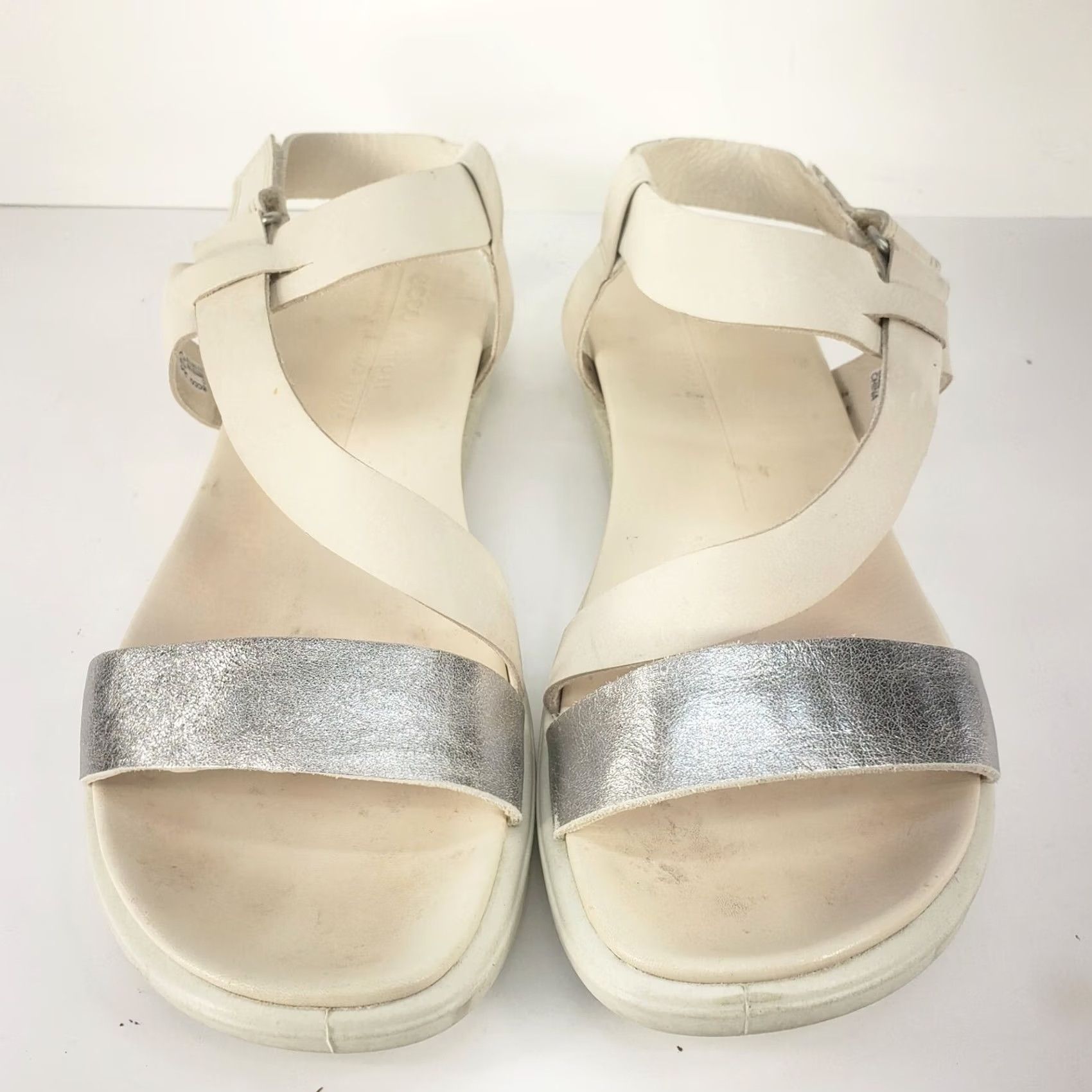 Ecco ECCO Simpil Sandal Womens 9-9.5 Beige Leather Silver Crossover Ankle Strap Low Heel SS Casual Dress Mid-High Approval Ladies 40 Sandal NICE Size US 9.5 / IT 39.5 - 3 Thumbnail