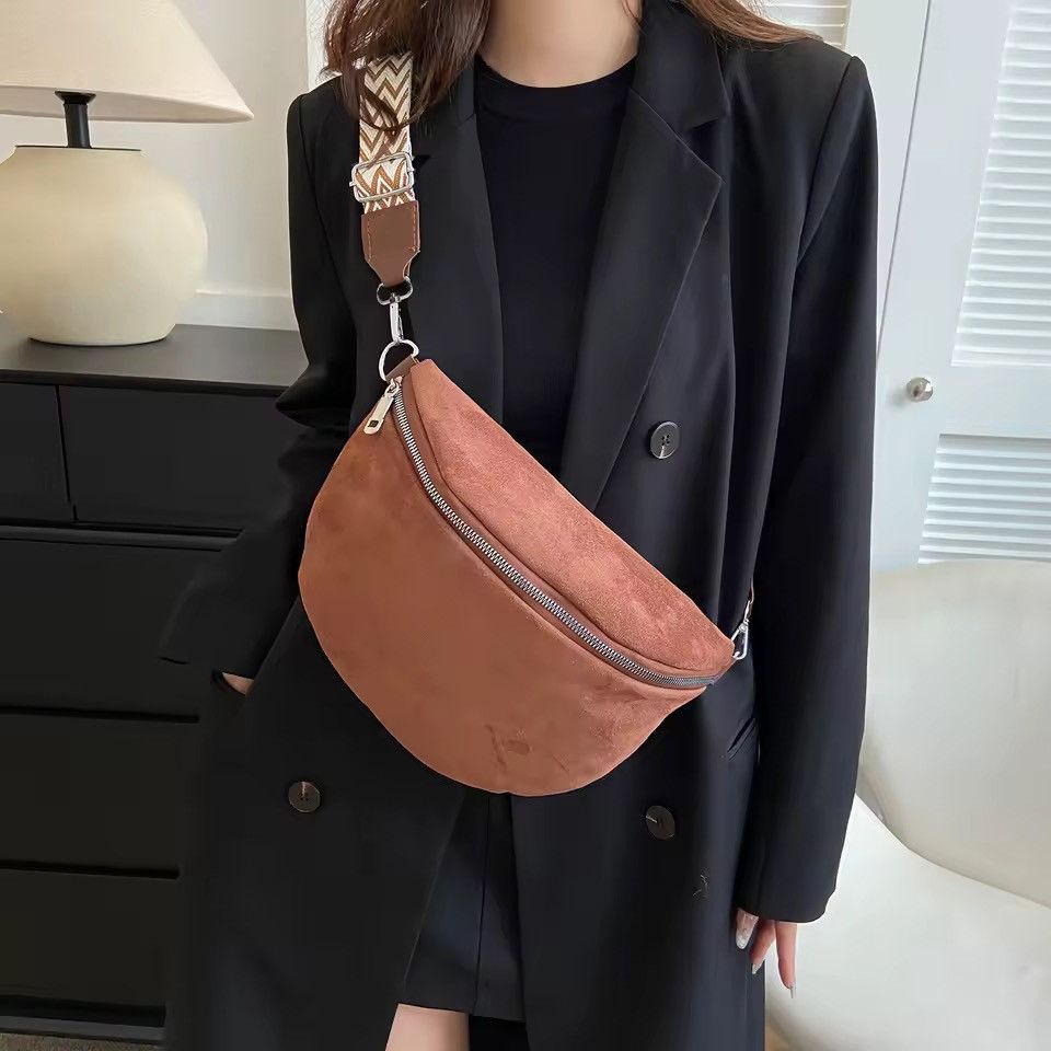 Designer Hobo Streetwear Half Moon Casual Waist Crossbody Bag Size ONE SIZE - 1 Thumbnail