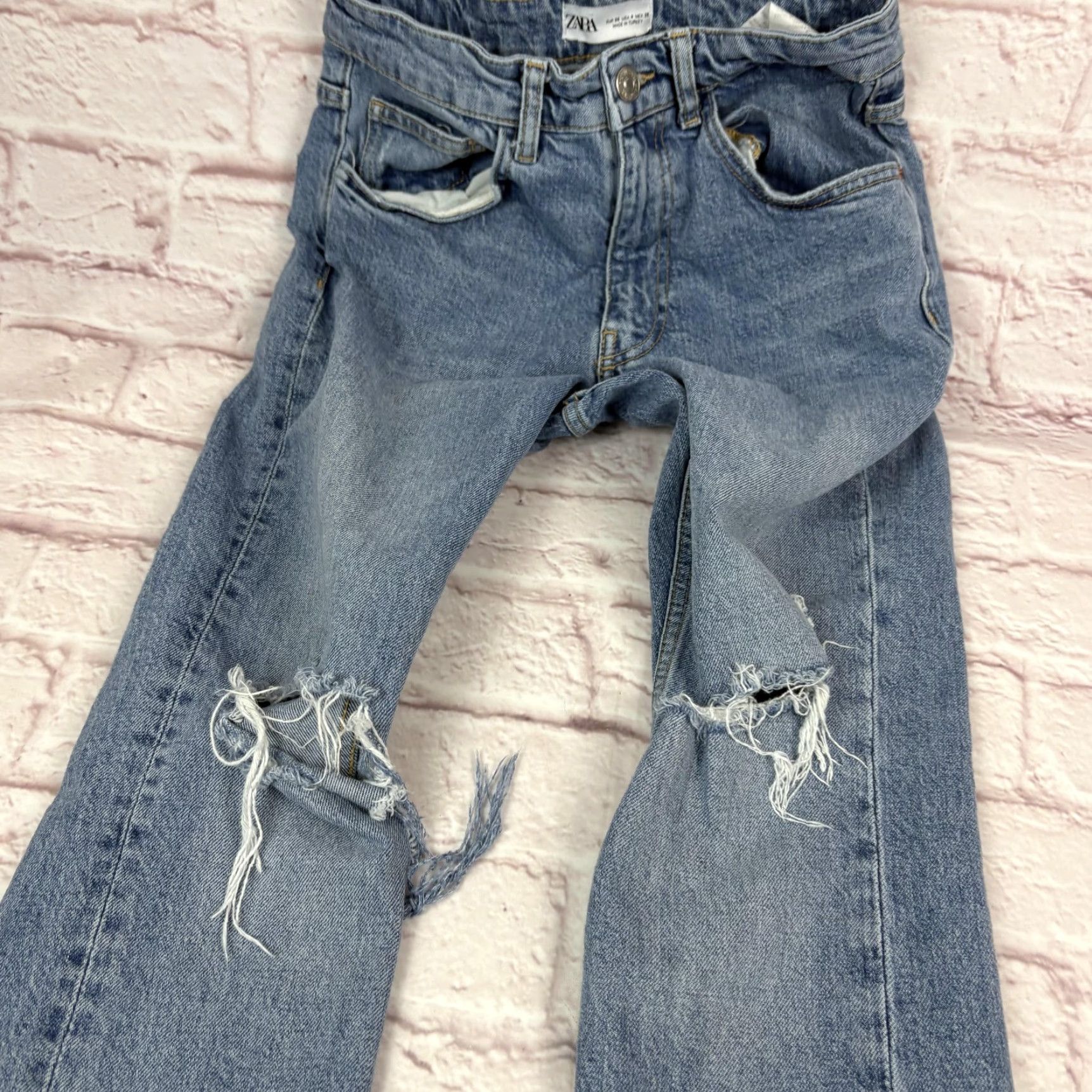 Zara VINTAGE Zara Jeans Womens 4 Blue Mid Rise Straight Distressed Crop Raw Hem 26x26 Denim Size 27" / US 4 / IT 40 - 3 Thumbnail
