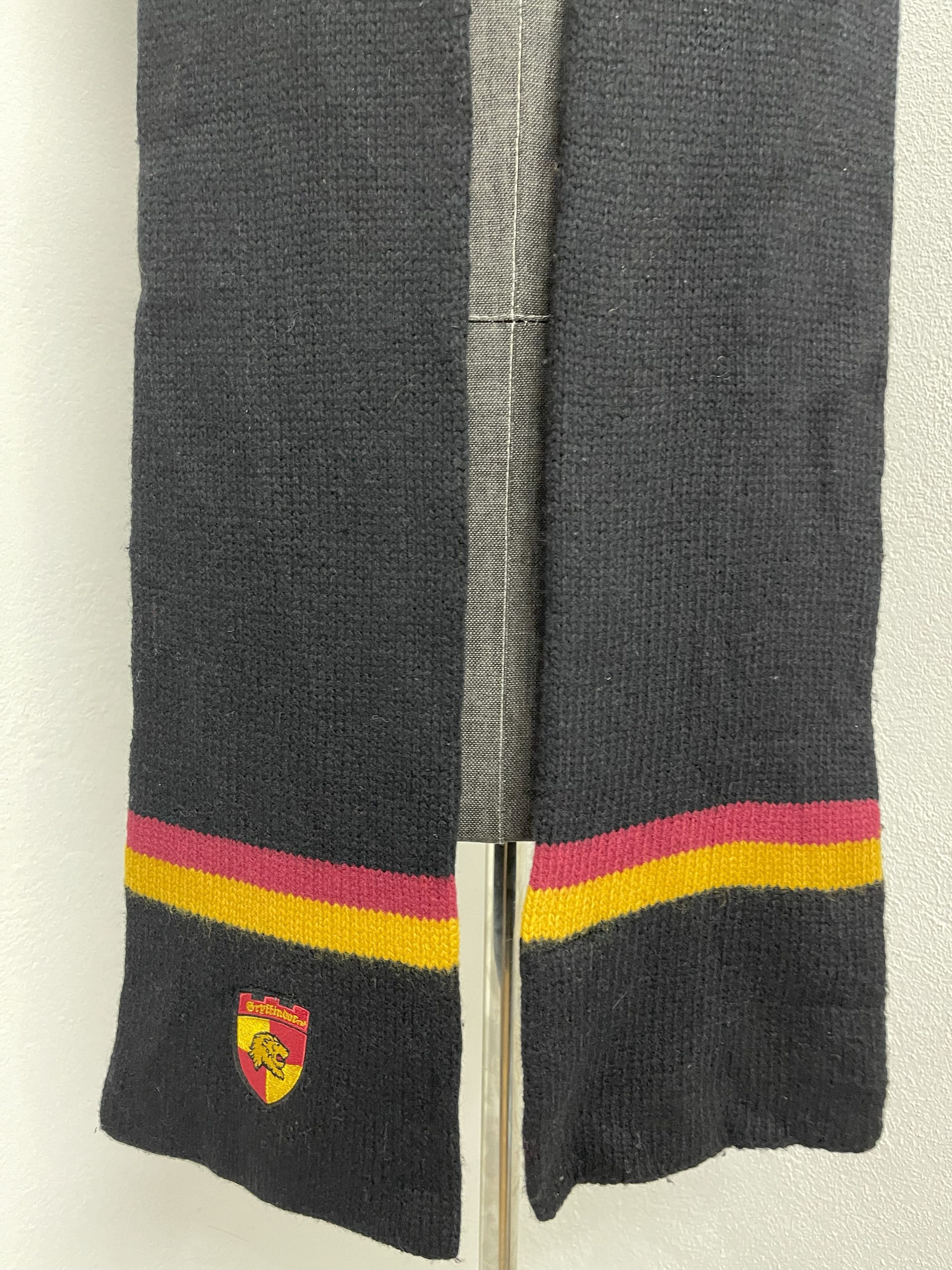 Vintage Vintage Gryffindor Harry Potter Scarf / Muffler - 6068 Size ONE SIZE - 4 Thumbnail