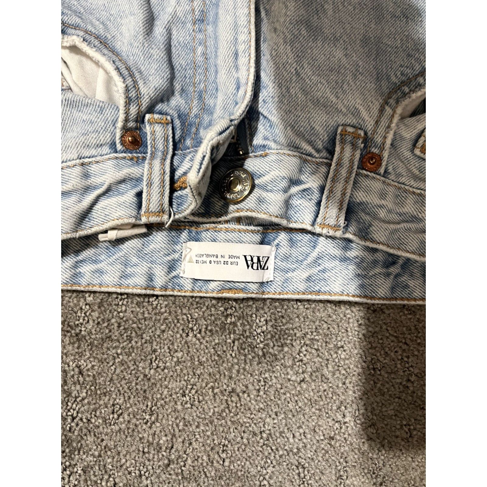 Zara Zara Jeans Womens 0 Light Wash Denim Straight Leg Distressed Jeans Womens 0 Light Blue Distressed Denim Straight Size 25" / US 0 / IT 36 - 5 Thumbnail