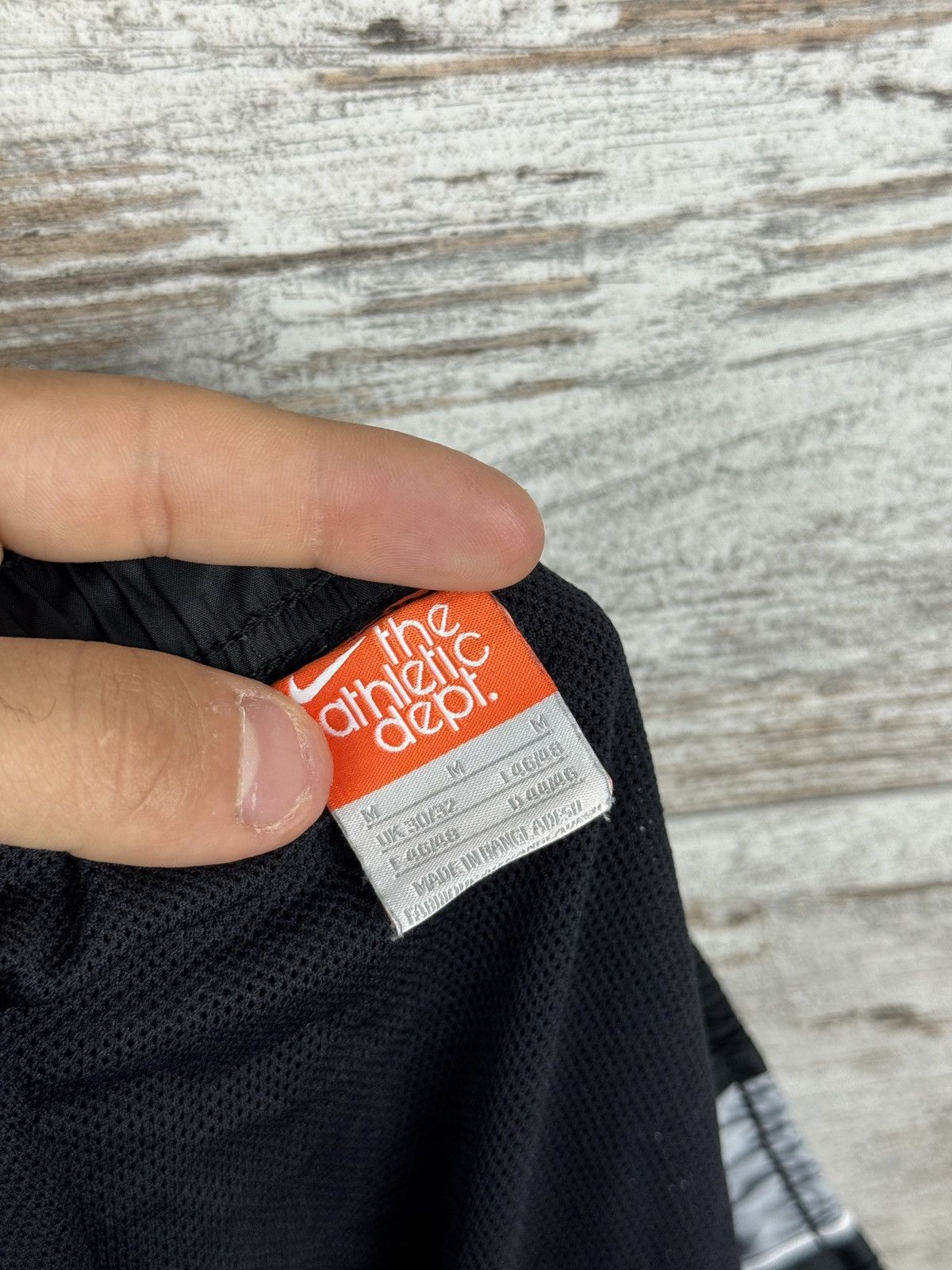 Nike × Vintage Mens Vintage Nike black swoosh nylon shorts drill acg rare Size US 32 / EU 48 - 5 Thumbnail
