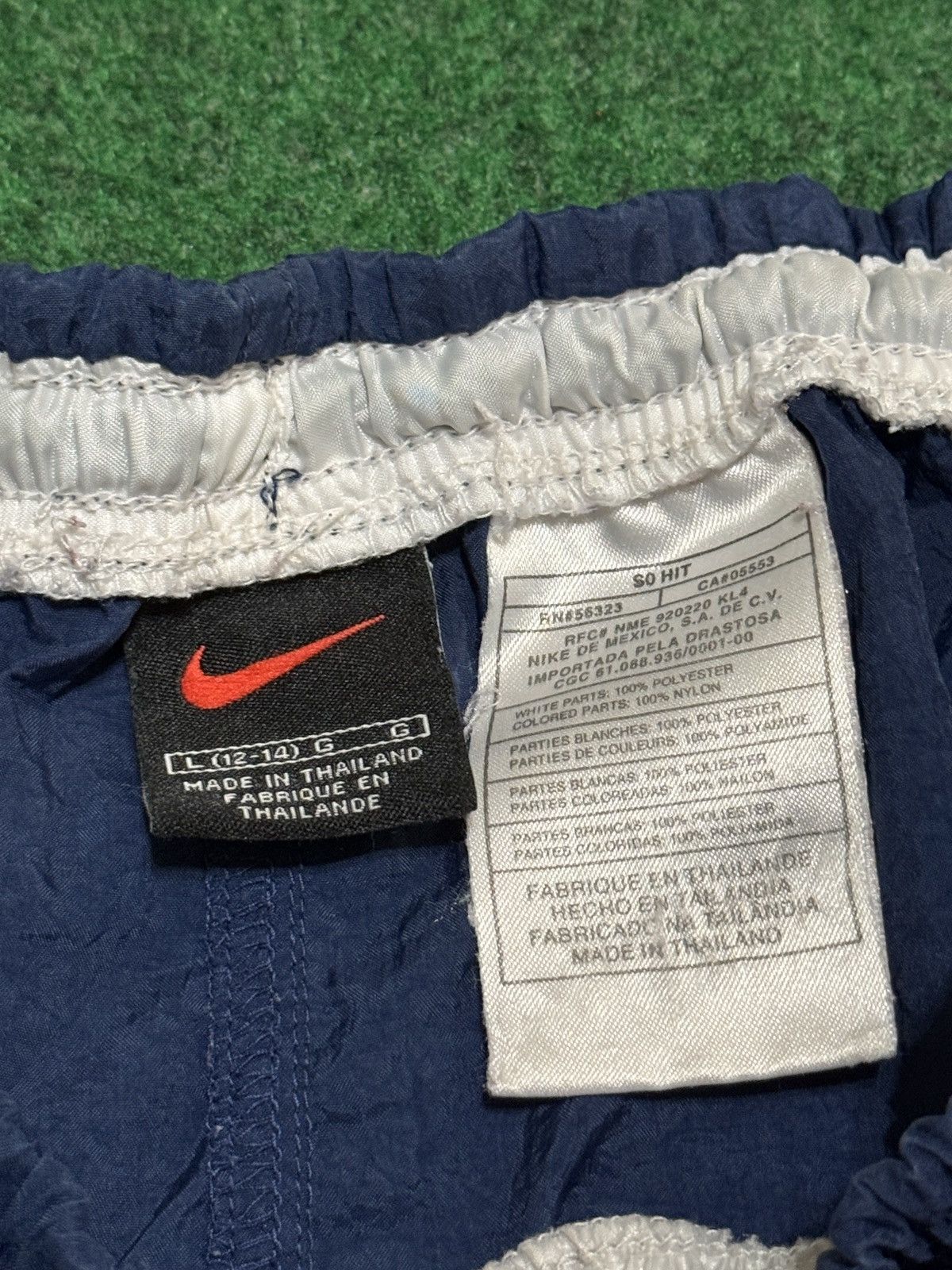 Nike Nike Vintage 90s Nylon Shorts Large 28 Waist 6” Pockets Size 28" / US 6 / IT 42 - 2 Thumbnail