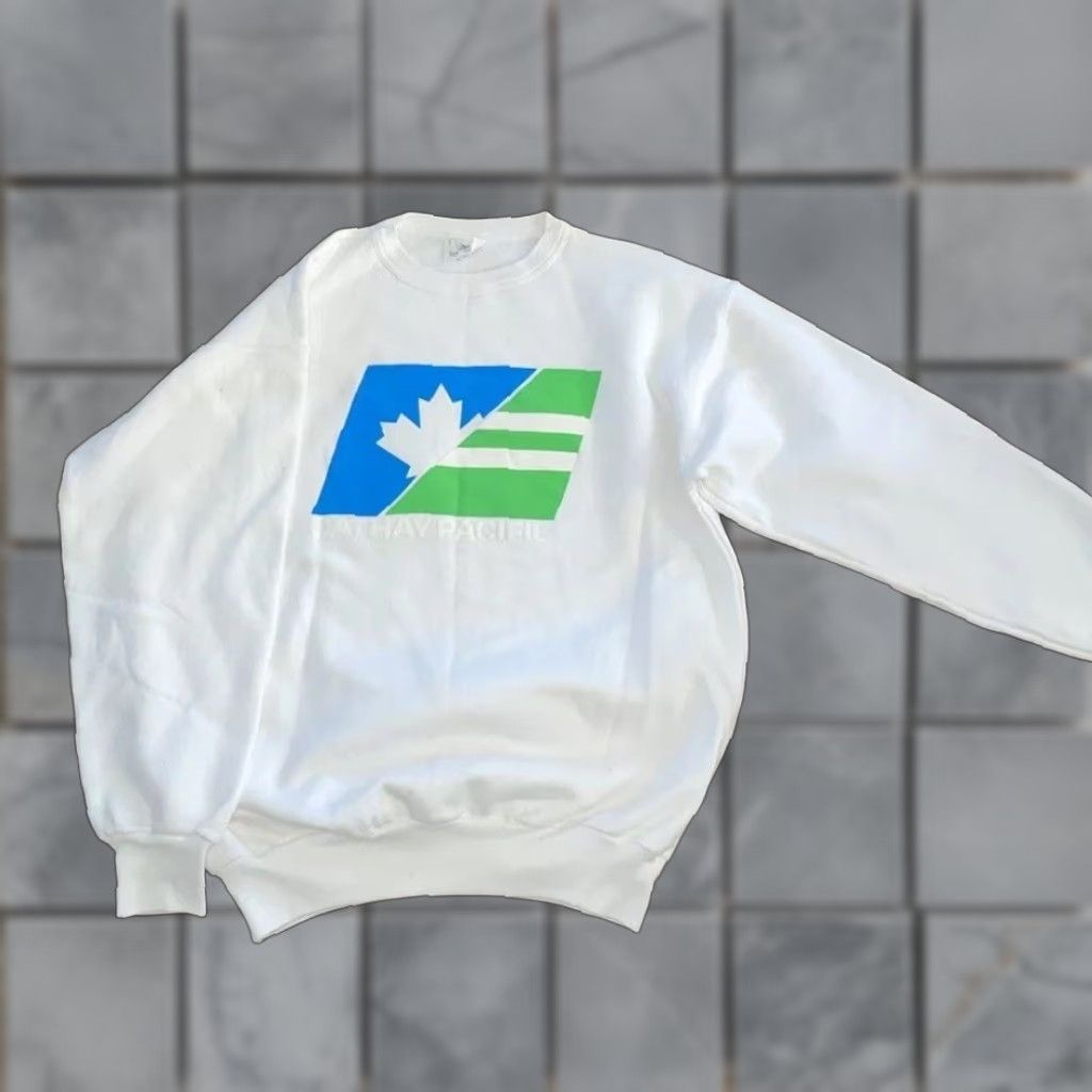 Vintage VINTAGE Canada Cathy Pacific Crewneck White Large Sweatshirt Men Crewneck Pullover Cotton White L Pullover Sweatshirt Size US L / EU 52-54 / 3 - 1 Thumbnail