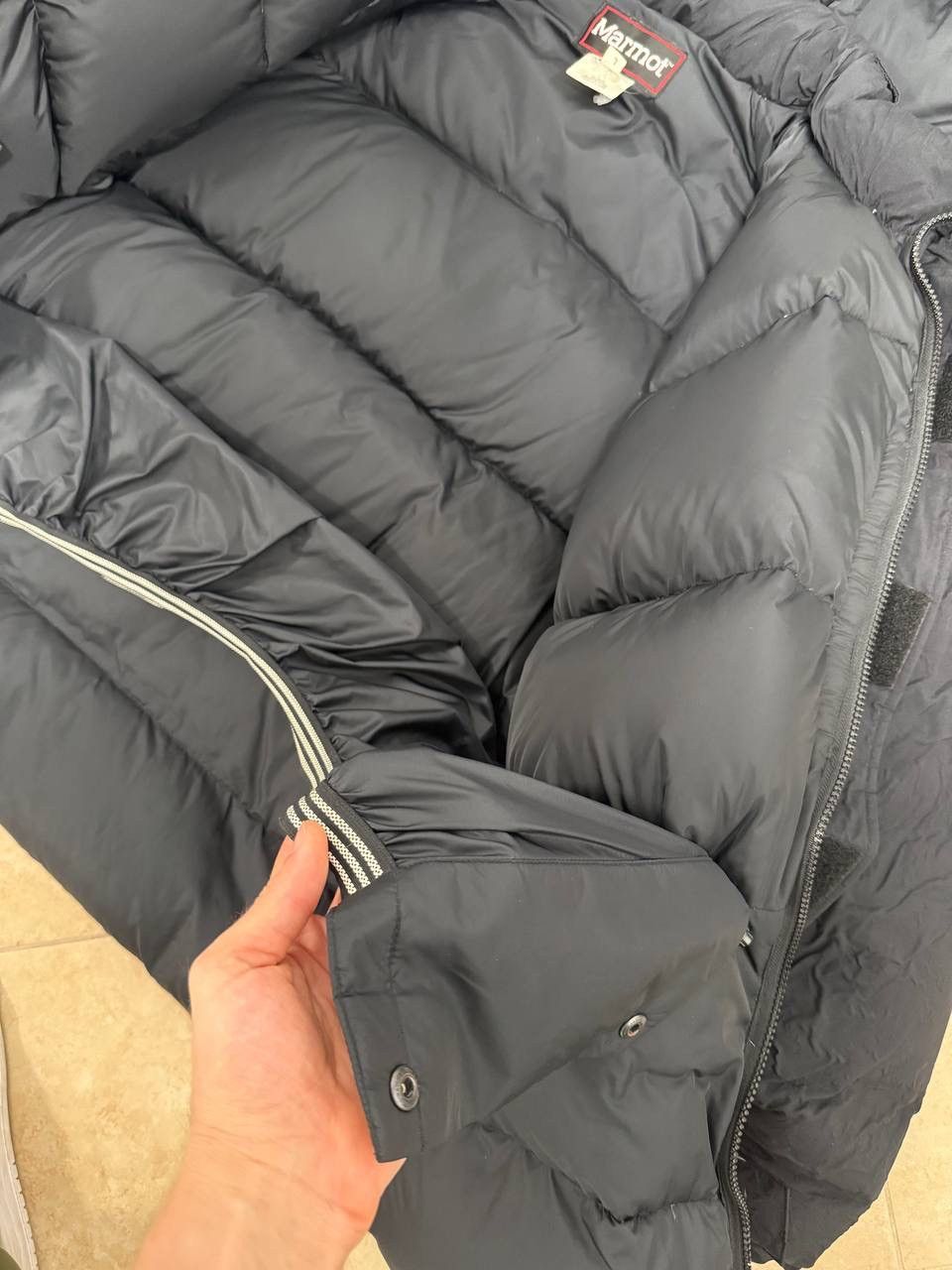 Marmot Black Marmot winter puffer Gore-Tex jacket L size Size US L / EU 52-54 / 3 - 5 Thumbnail