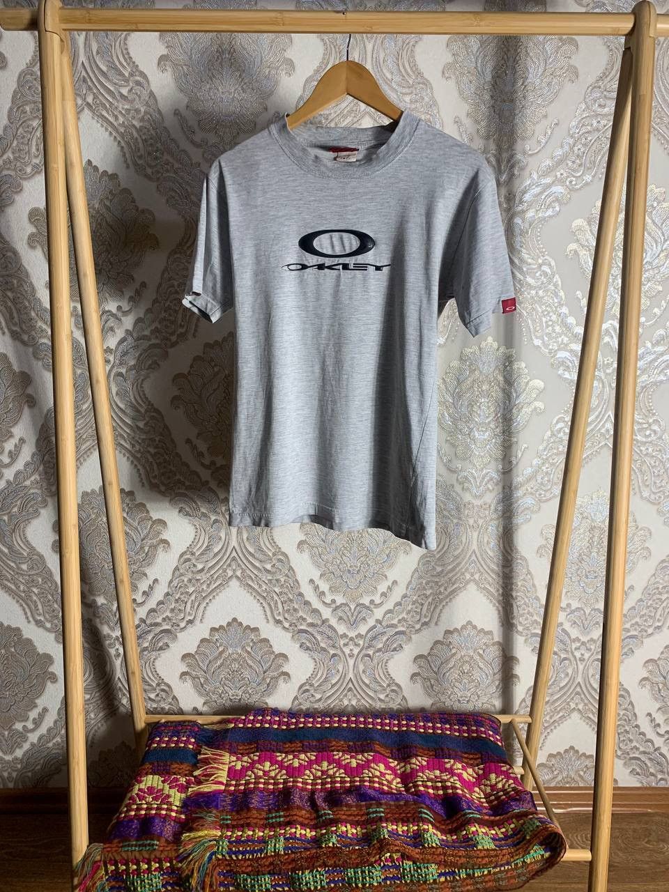 Oakley VINTAGE OAKLEY RETRO T-SHIRT BIG LOGO SURF DESIGNER Y2K 90s Size US S / EU 44-46 / 1 - 1 Thumbnail