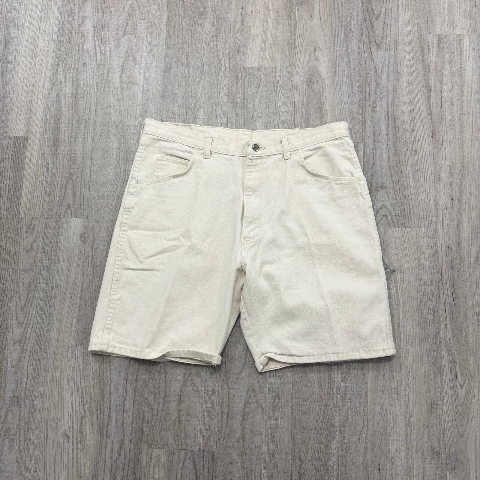 Wrangler Vintage Wrangler Jean Shorts Men's 38 Cream White 9" Inseam Size US 38 / EU 54 - 1 Thumbnail