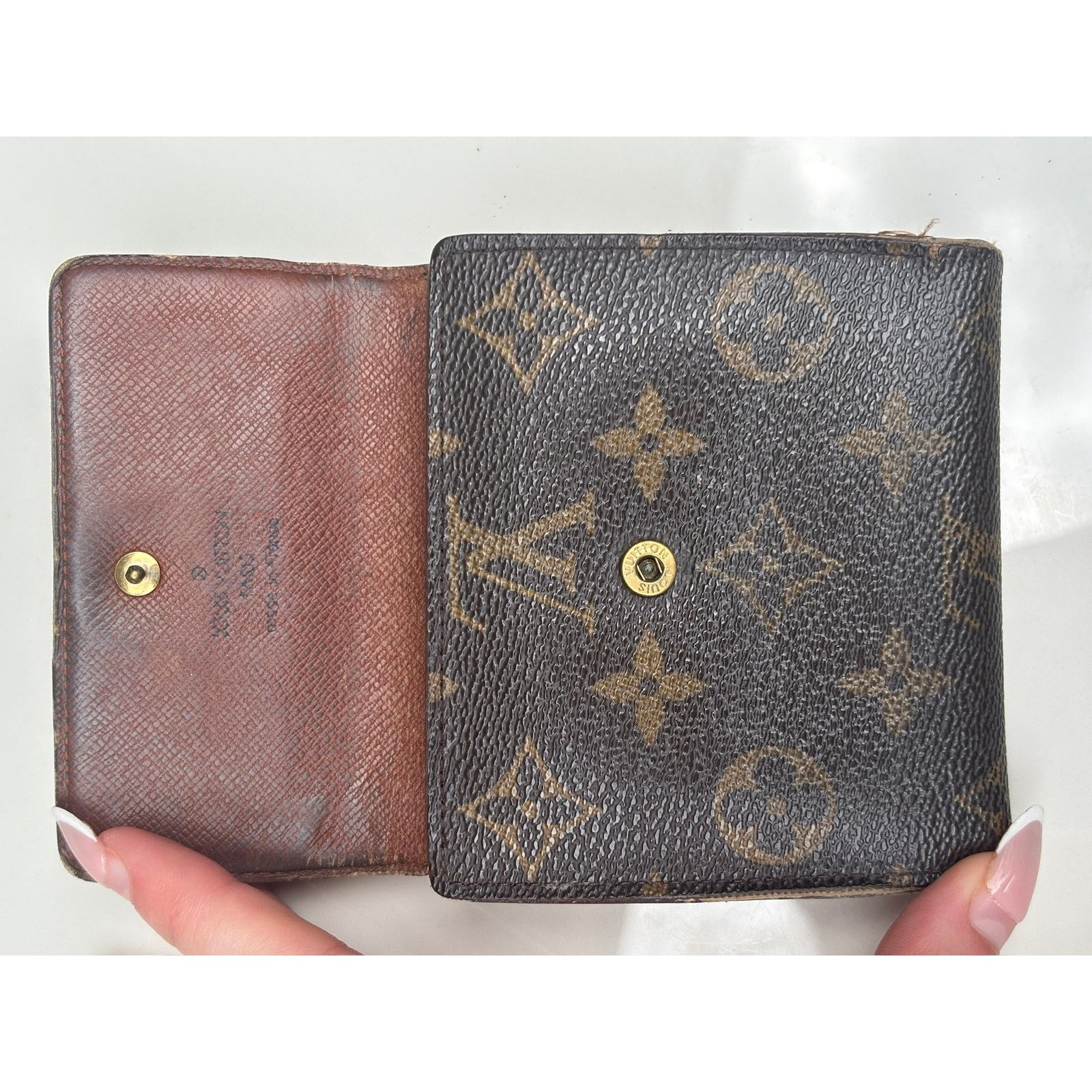 Louis Vuitton Louis Vuitton Vintage 2004 Elise Square Wallet (Read Des.) Size ONE SIZE - 5 Thumbnail