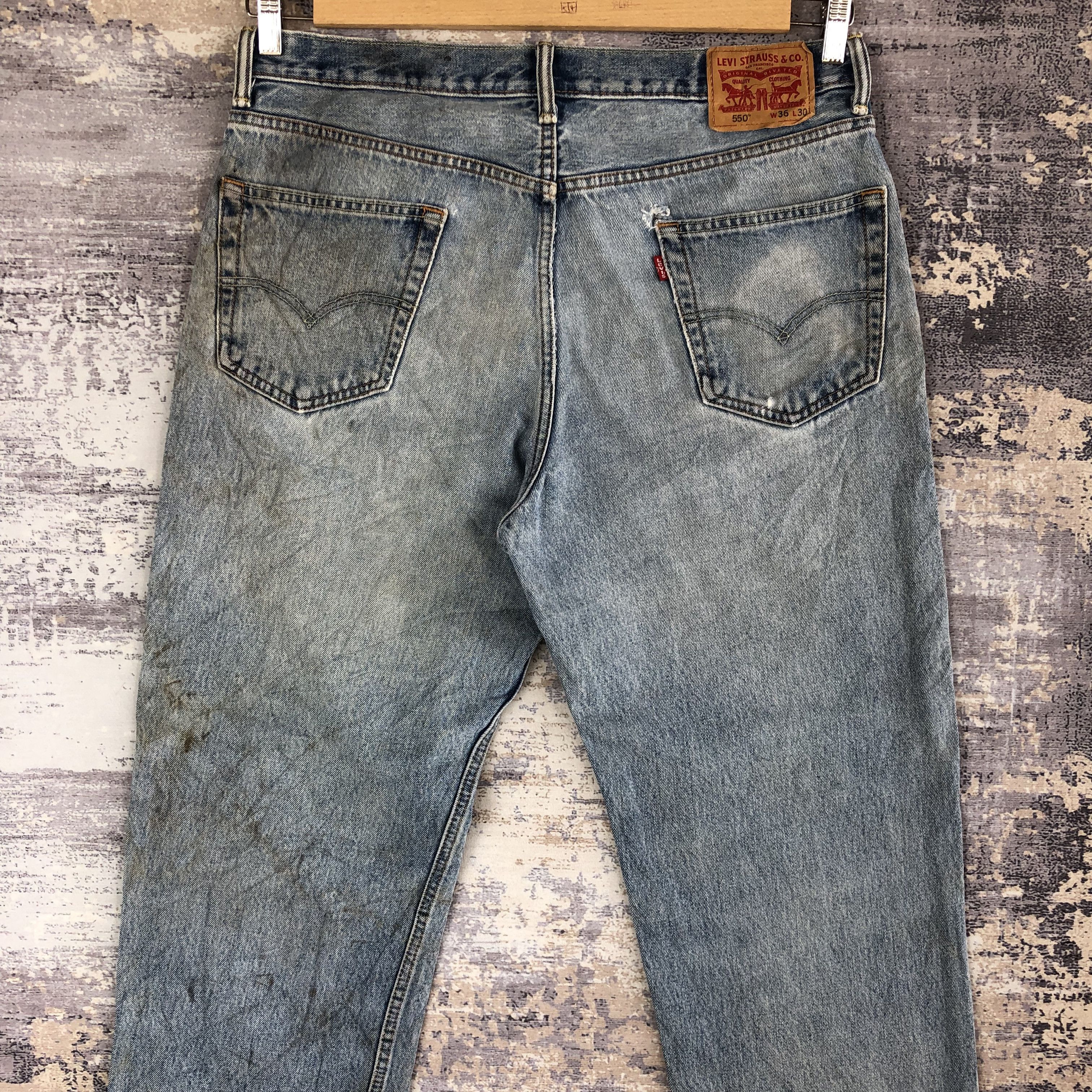 Levi's Vintage Levis 550 Dirty Jeans Levi's Faded Light Wash Denim Size US 36 / EU 52 - 4 Thumbnail