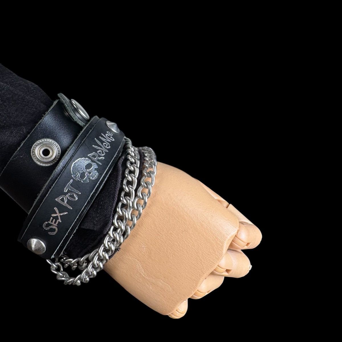 Sex Pot ReVeNGe 🌟SEX POT REVENGE SKULL GRAFFITI LEATHER WRISTBAND Size ONE SIZE - 2 Thumbnail