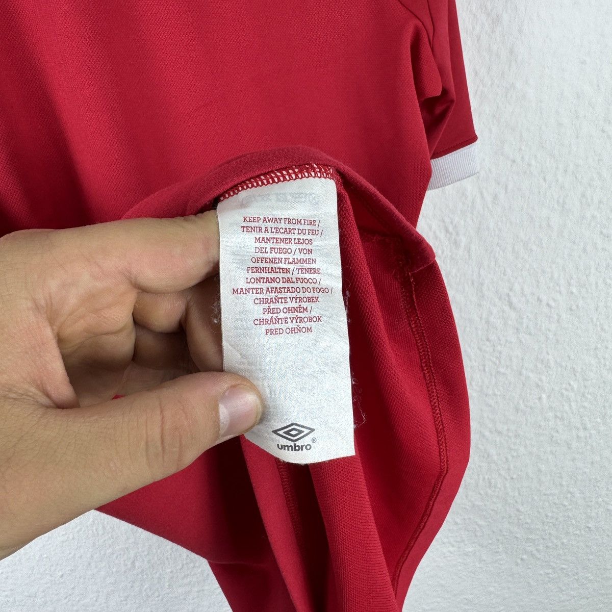 Umbro Umbro England Team Football Soccer Red Jersey t shirt size40 Size US M / EU 48-50 / 2 - 8 Thumbnail