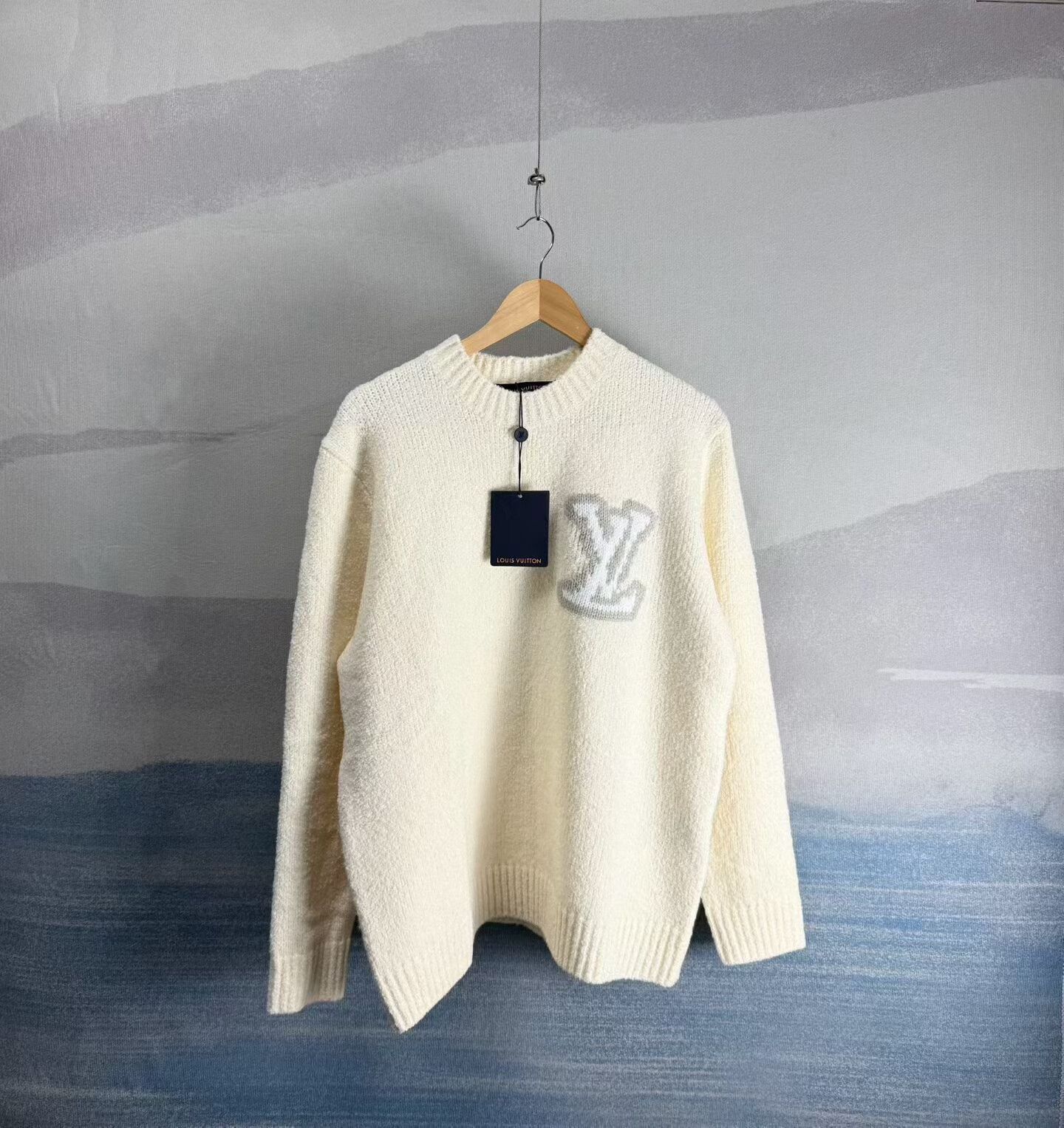 Louis Vuitton louis vuitton white teddy wool sweater size m Size US M / EU 48-50 / 2 - 1 Thumbnail