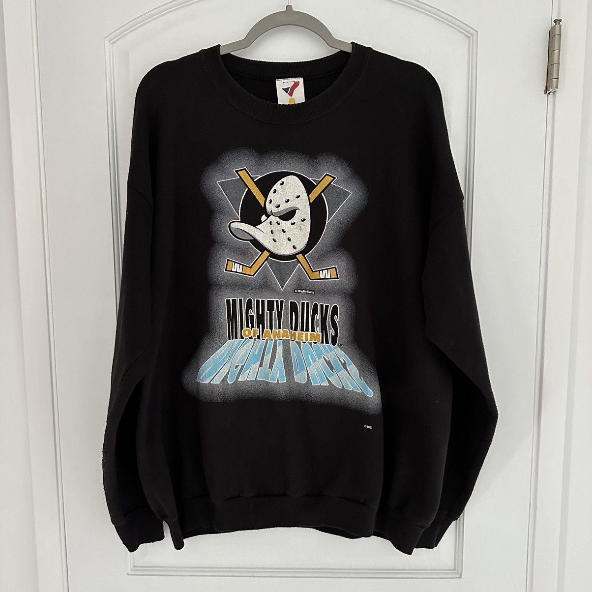 image of Vintage 1990S Disney Anaheim Mighty Ducks Sweatshirt in Black, Men's (Size XL)