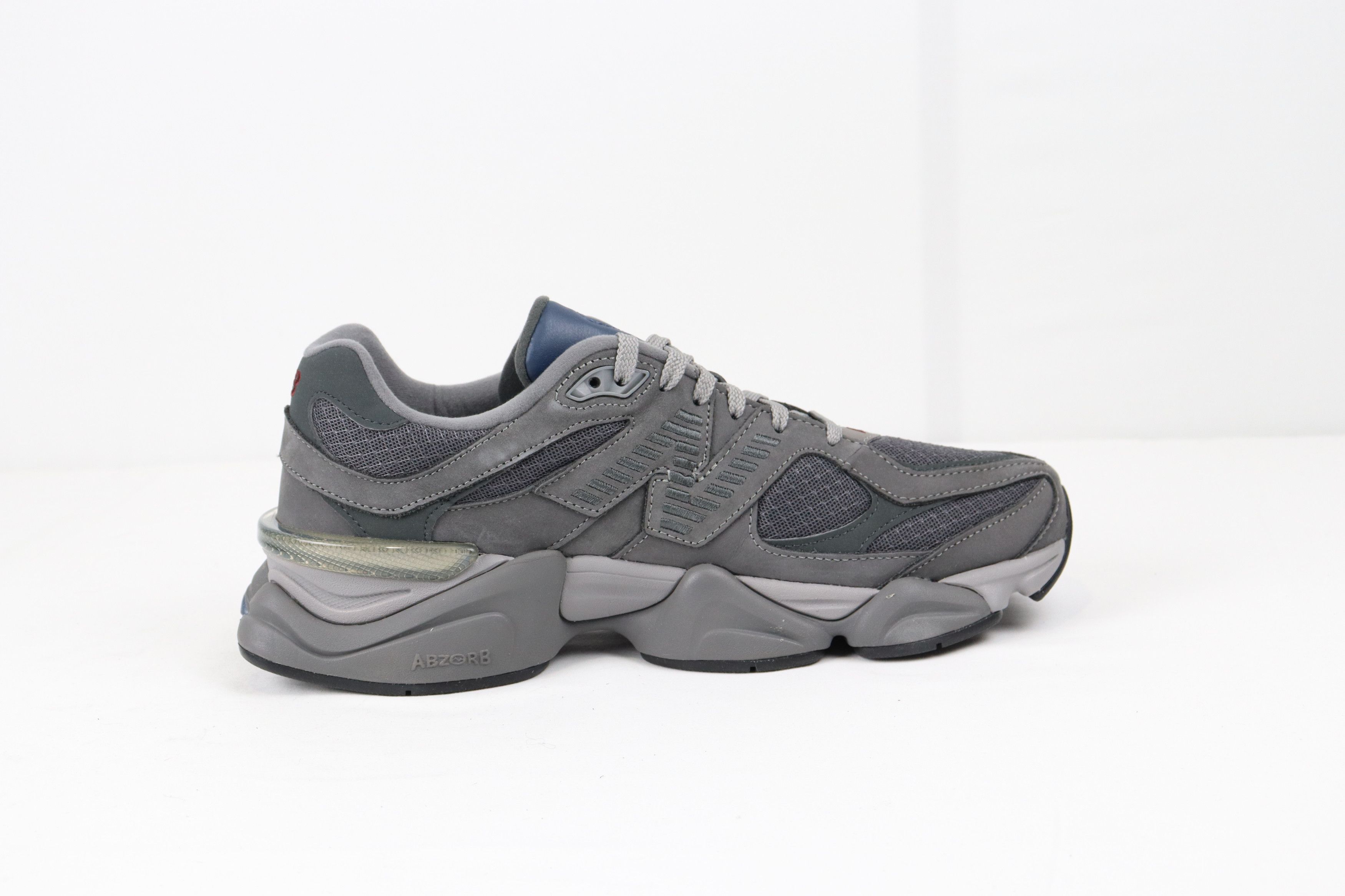 o1rshd 9060 Trainers in Grey Multicolor