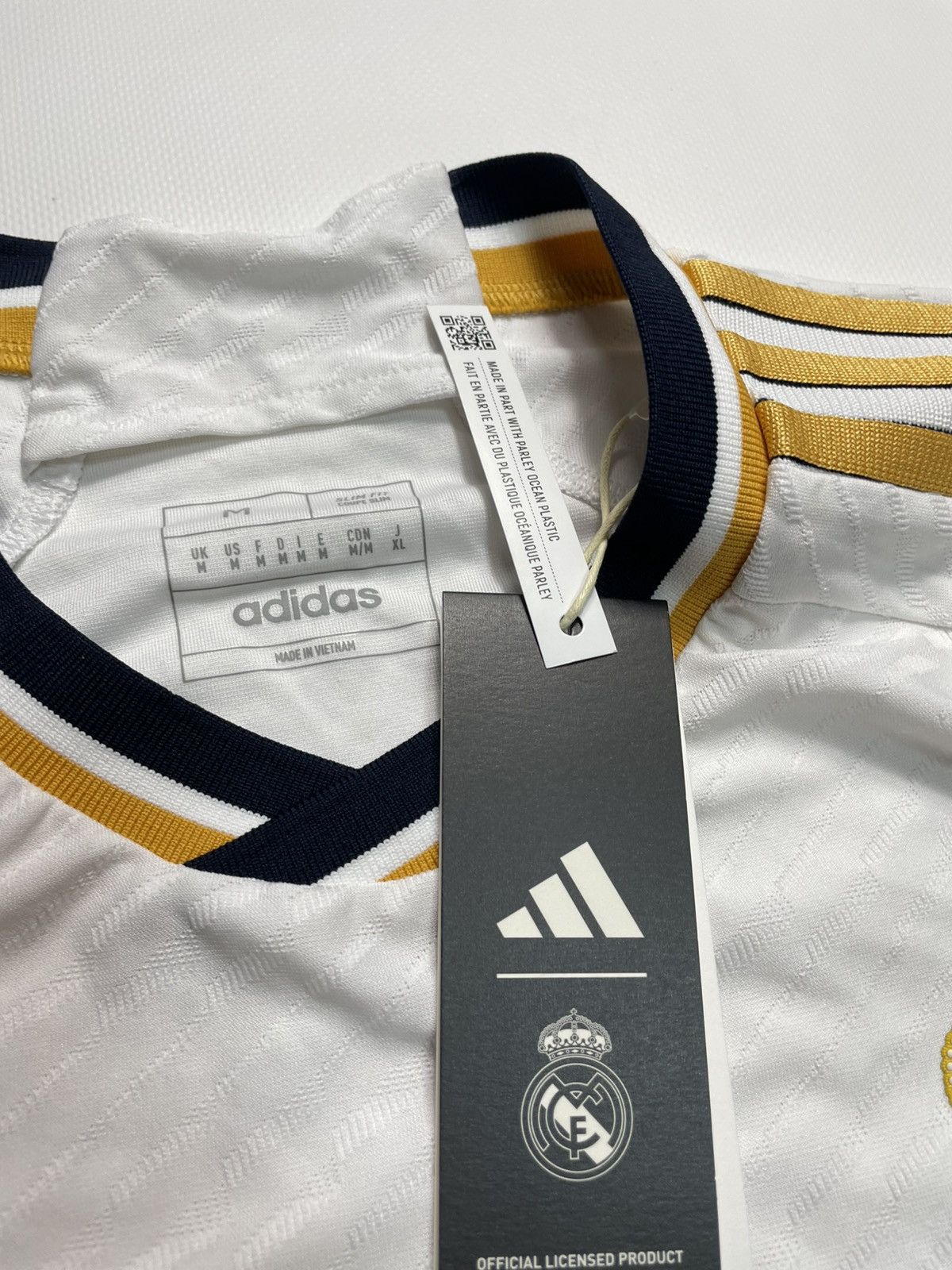 Adidas Adidas Real Madrid Home Jersey White Gold Size M Size US M / EU 48-50 / 2 - 3 Thumbnail