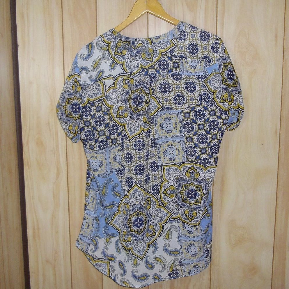 Other db Established 1962 Paisley V-Neck Short Sleeve Blouse L Size L / US 10 / IT 46 - 2 Thumbnail