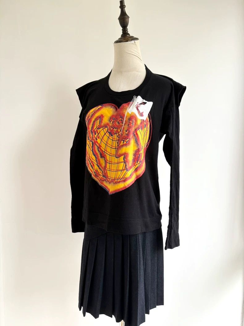 Vivienne Westwood Vivienne Westwood Heart Globe Cold Shoulder Top - dmc Size US M / EU 48-50 / 2 - 1 Thumbnail