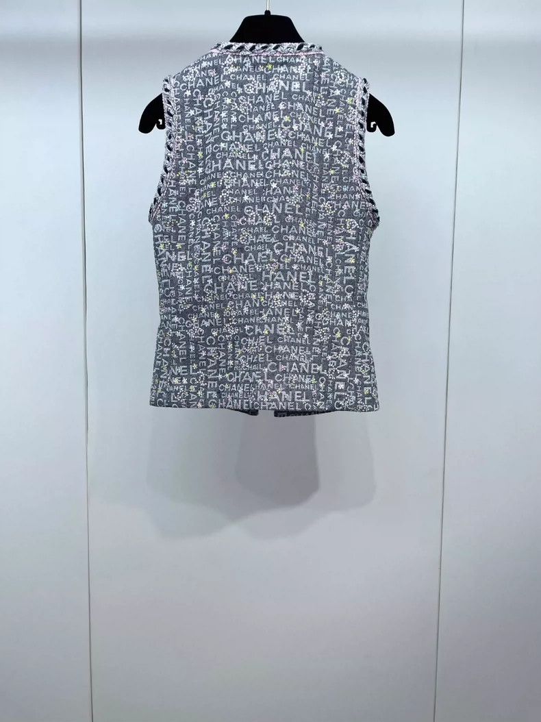 Chanel Chanel 24-letter flower sequin denim vest 2504-Nextarrow Size XXS / US 00 / IT 34 - 2 Thumbnail