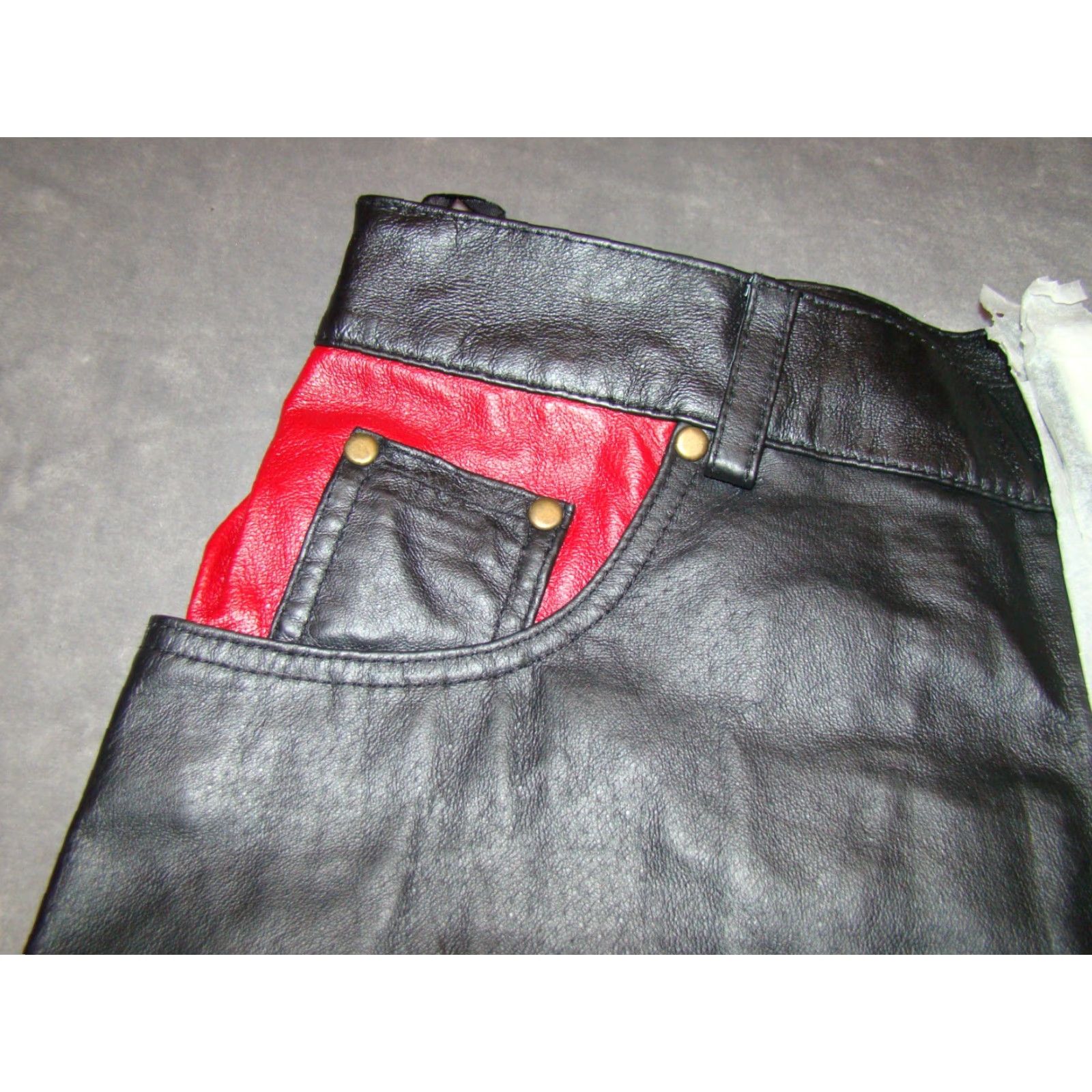 Vintage VINTAGE International Male Pants Leather Black with Red Trim NWT 36 Mens Straight Leg 5-Pocket Hem Raw Front Zip Closure Size US 36 / EU 52 - 3 Thumbnail