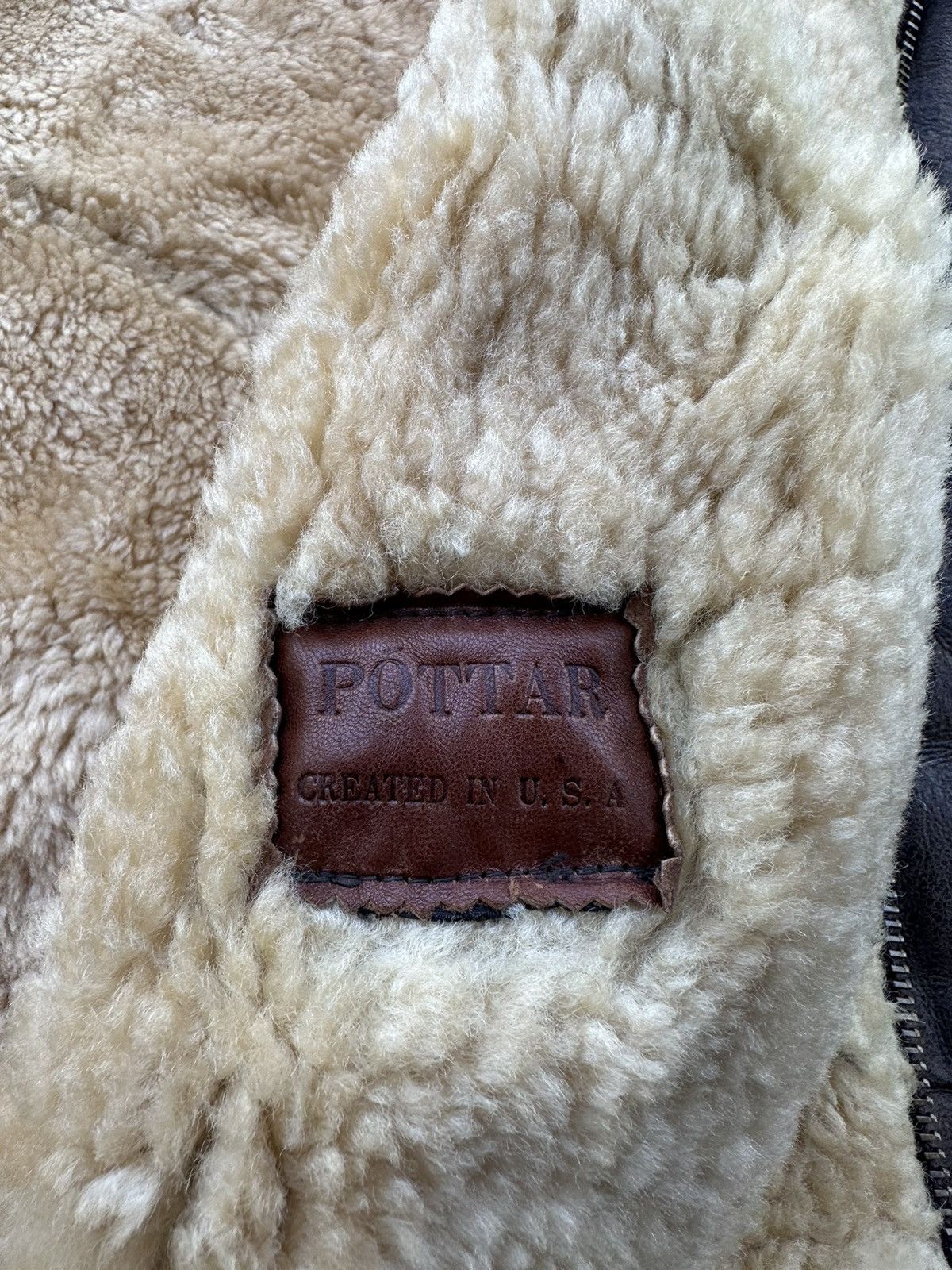 Vintage Vintage B-3 sheepskin jacket Size US L / EU 52-54 / 3 - 10 Thumbnail