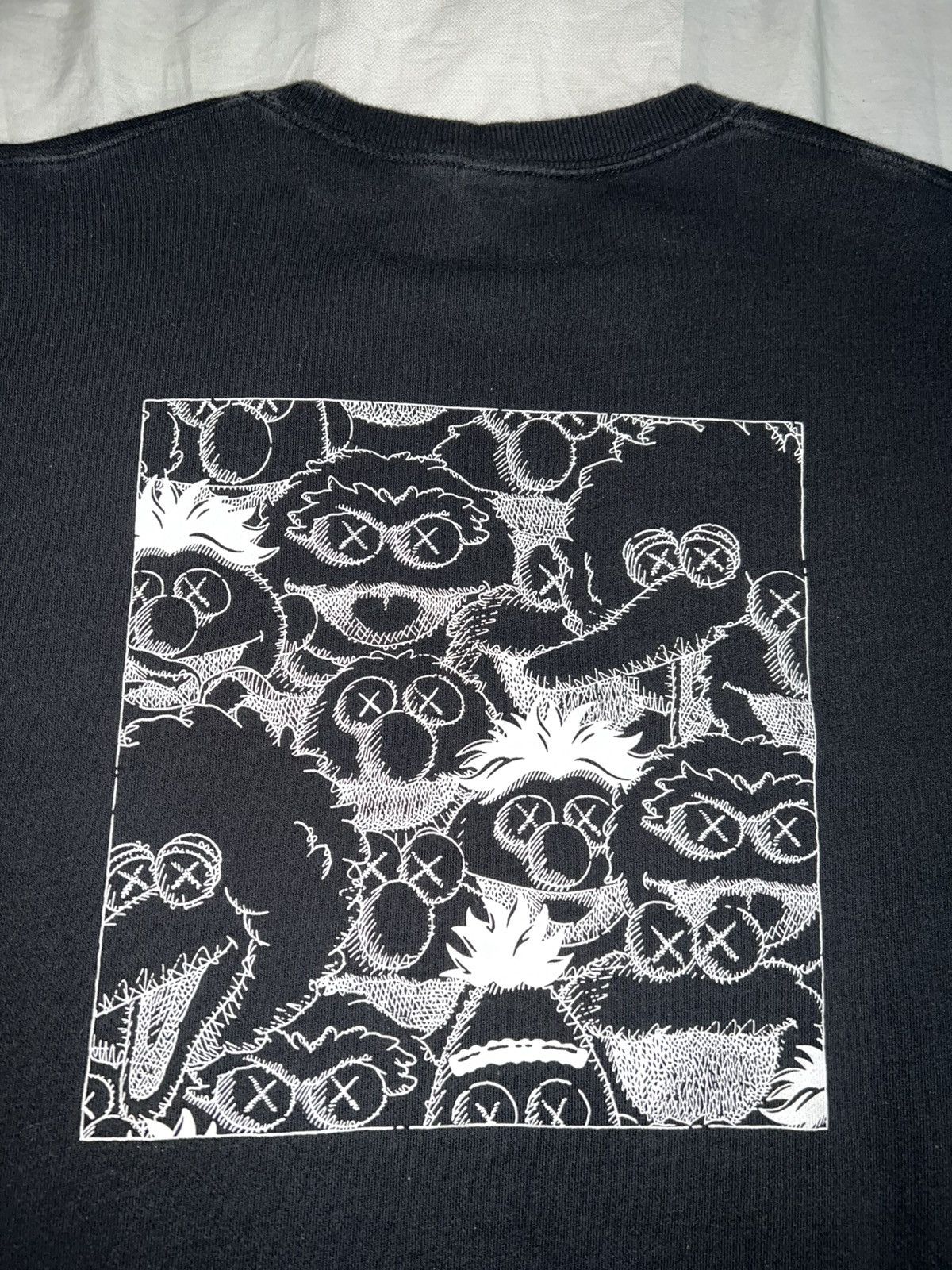 Kaws × Uniqlo KAWS X Uniqlo X Sesame Street Sweatshirt Size US L / EU 52-54 / 3 - 5 Thumbnail