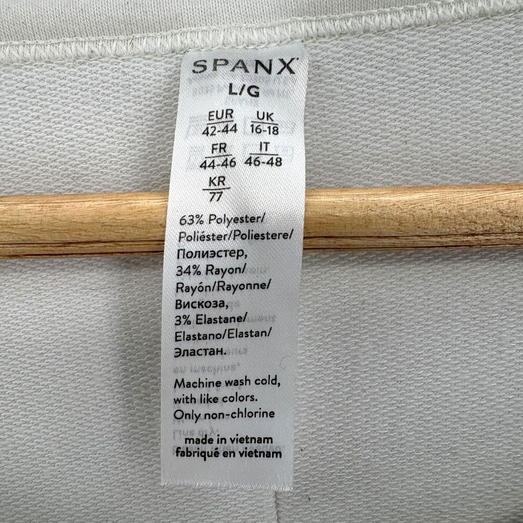 Spanx Spanx AirEssentials Perfect Length Dolman 3/4 Sleeve Top Womens Large White T-Shirt Tunic Crew Neck Casual Polyester Rayon Spandex All Seasons Stretch Size L / US 10 / IT 46 - 4 Thumbnail