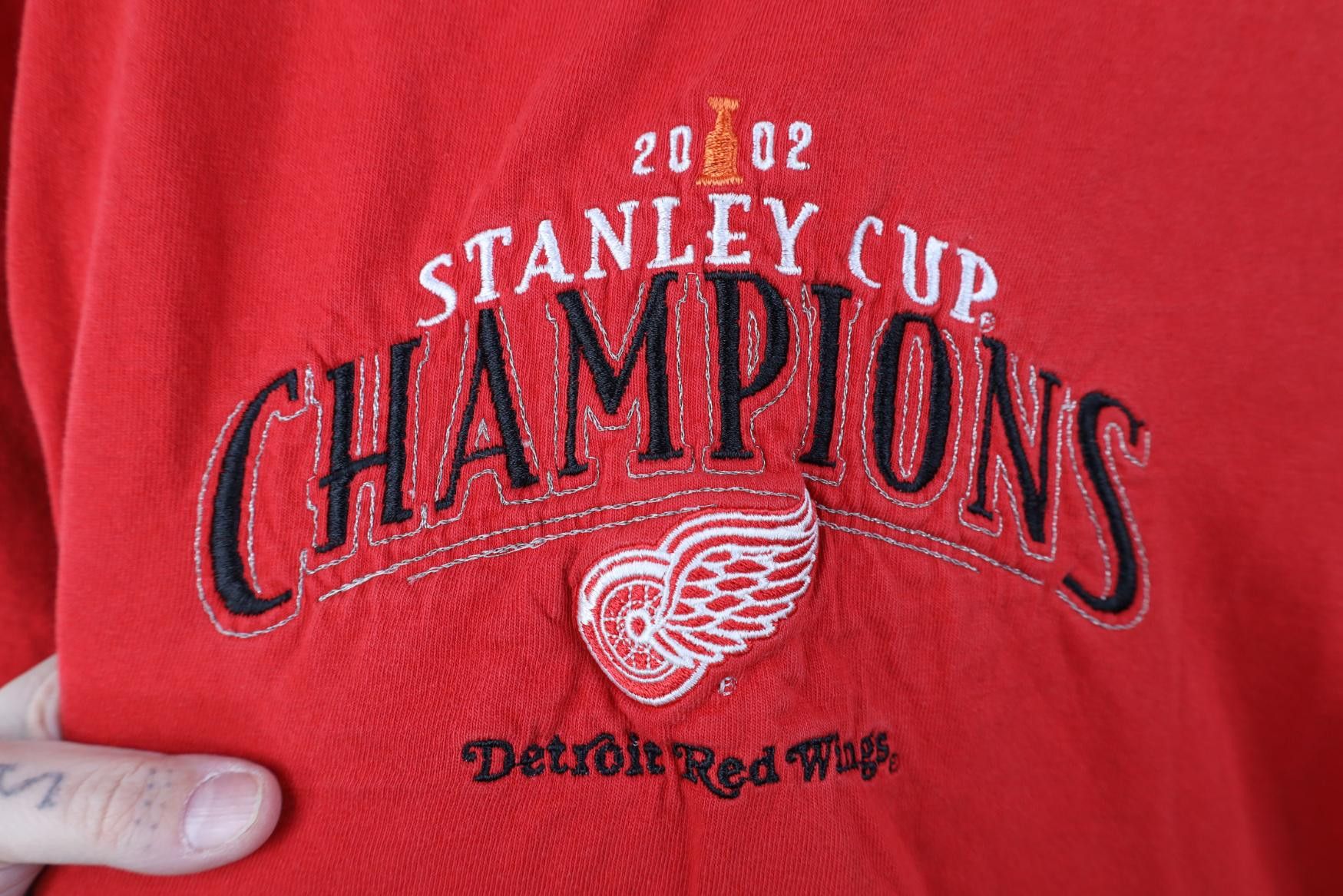 Vintage Vintage 2002 Stanley Cup Champions Red Wings Hockey T-Shirt Size US XL / EU 56 / 4 - 4 Thumbnail