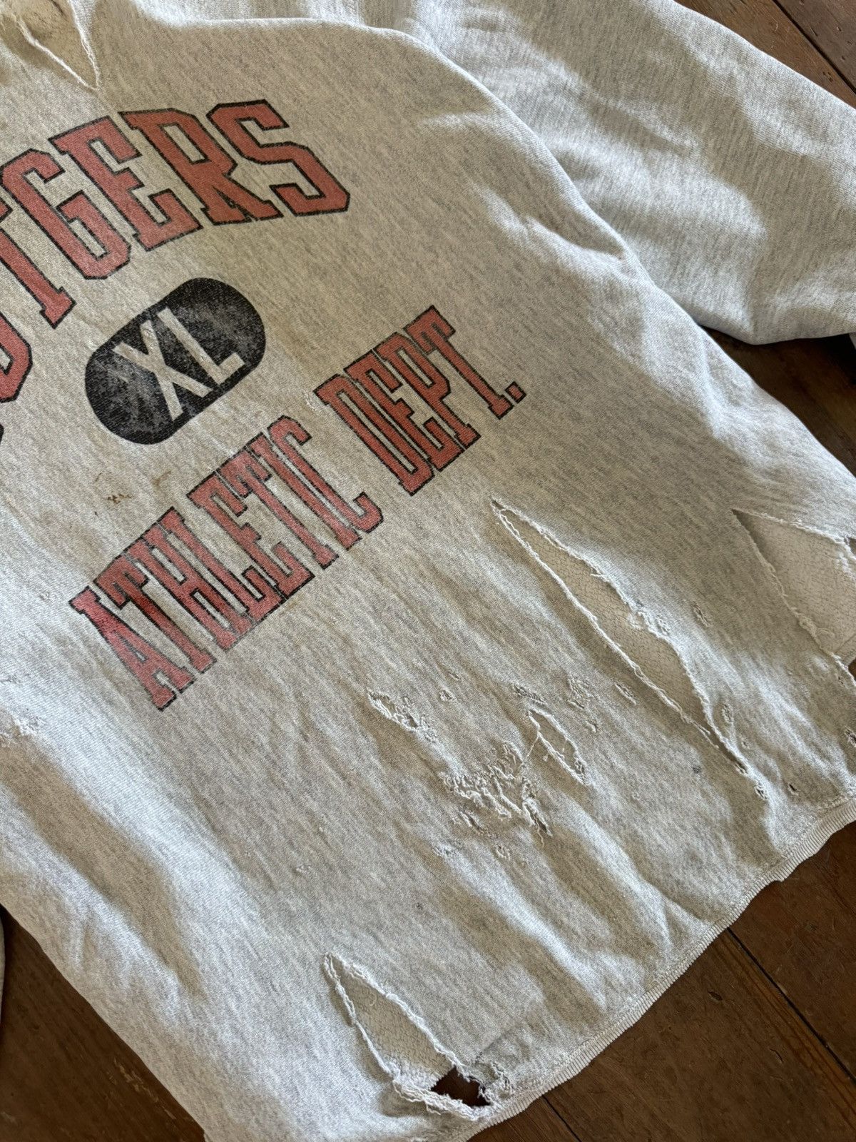 Champion VINTAGE CHAMPION REVERSE WEAVE RUTGERS SWEATSHIRT TRASHED Size US XL / EU 56 / 4 - 4 Thumbnail