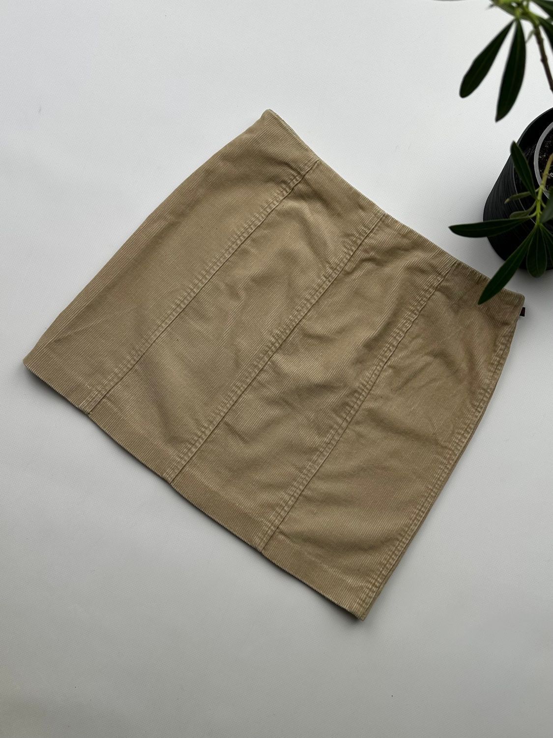 Ralph Lauren Ralph Lauren Vintage Corduroy Mini Skirt (12) Size 28" / US 6 / IT 42 - 5 Thumbnail