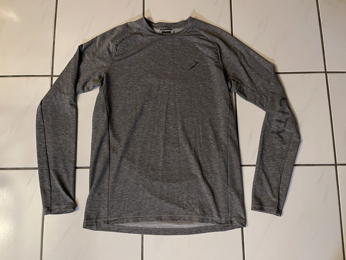 Gap Hill City T Shirt Men’s Medium Performance Running Workout Size US M / EU 48-50 / 2 - 1 Thumbnail