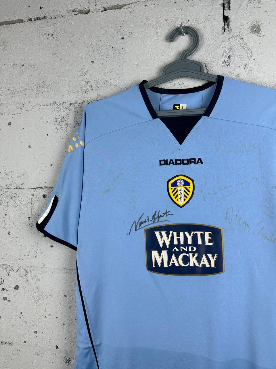 Diadora Signed Diadora Leeds United 2005 2006 Soccer Jersey Football Size US L / EU 52-54 / 3 - 3 Thumbnail