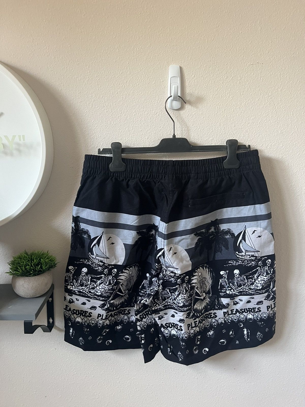 Pleasures Pleasures Skeleton Shorts Size US 34 / EU 50 - 2 Thumbnail