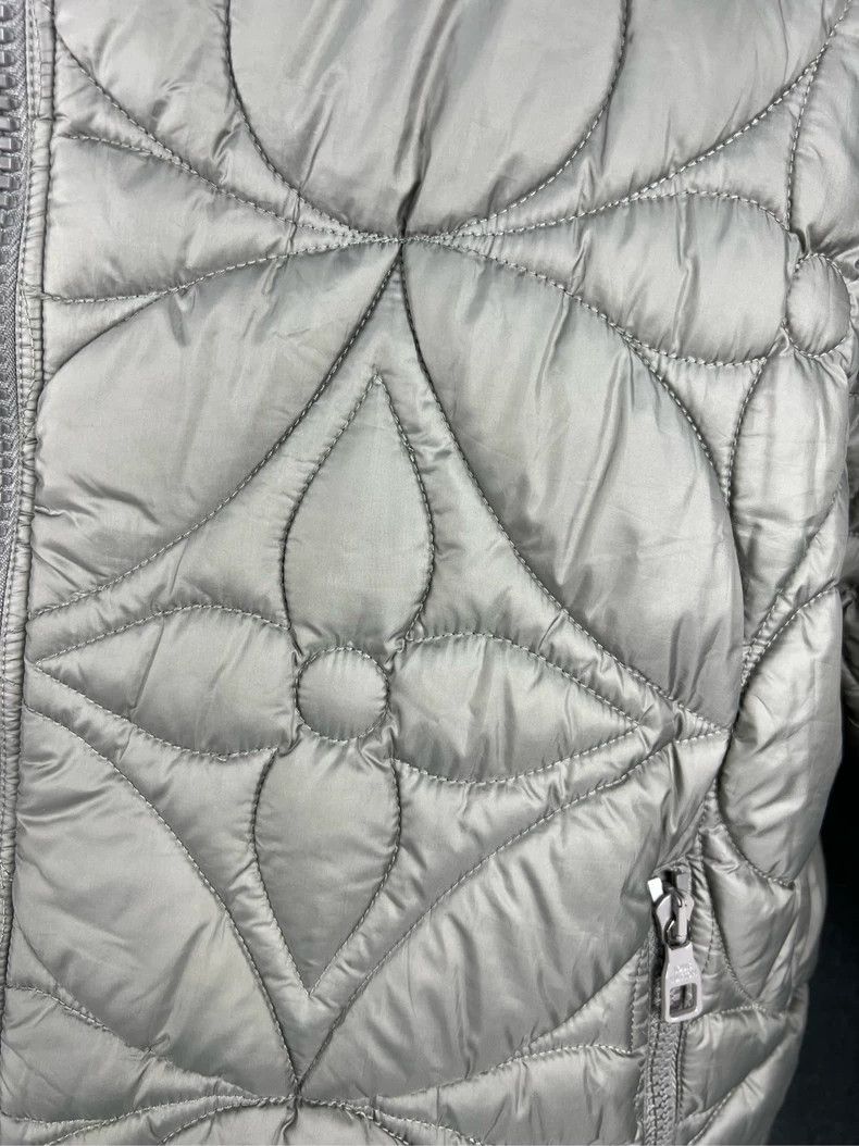 Louis Vuitton Louis Vuitton Double-sided down jacket with presbyopic emb Size US M / EU 48-50 / 2 - 3 Thumbnail