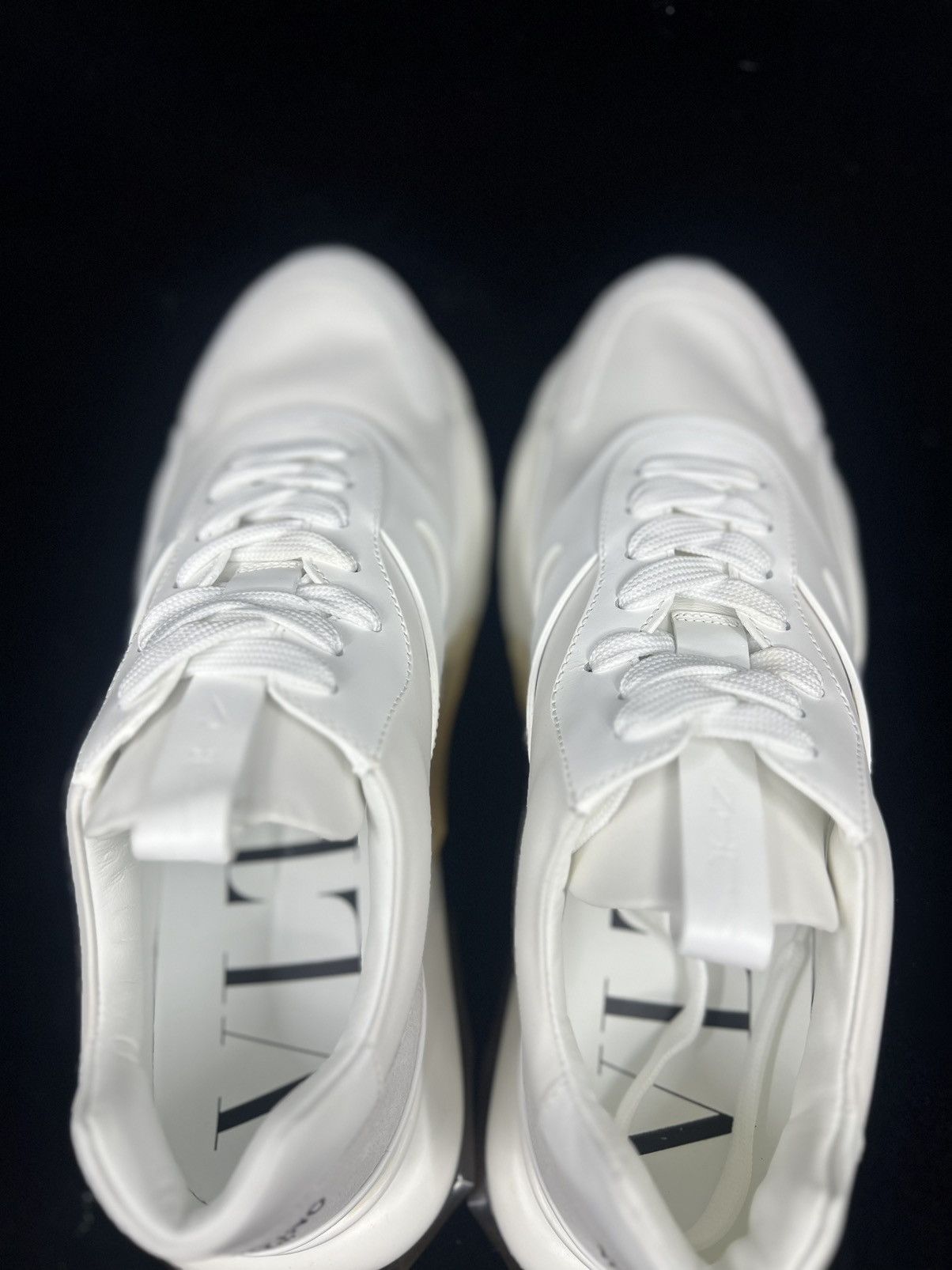 Valentino Valentino White Leather Sneaker size 42/US9 Size US 9 / EU 42 - 6 Thumbnail