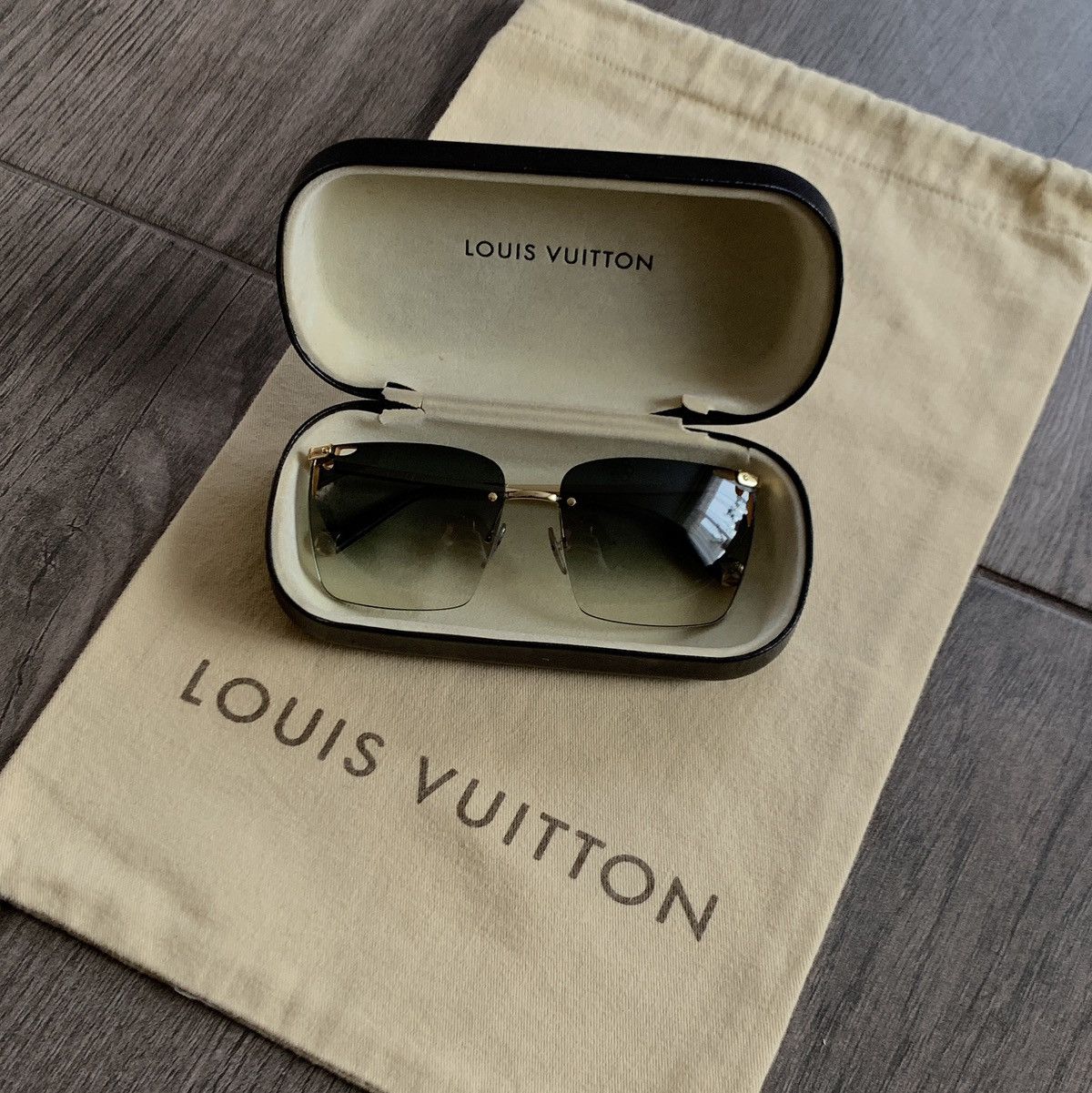 Louis Vuitton Louis Vuitton LV Monogram Gradient Z0589U Womens Sunglasses Size ONE SIZE - 1 Thumbnail