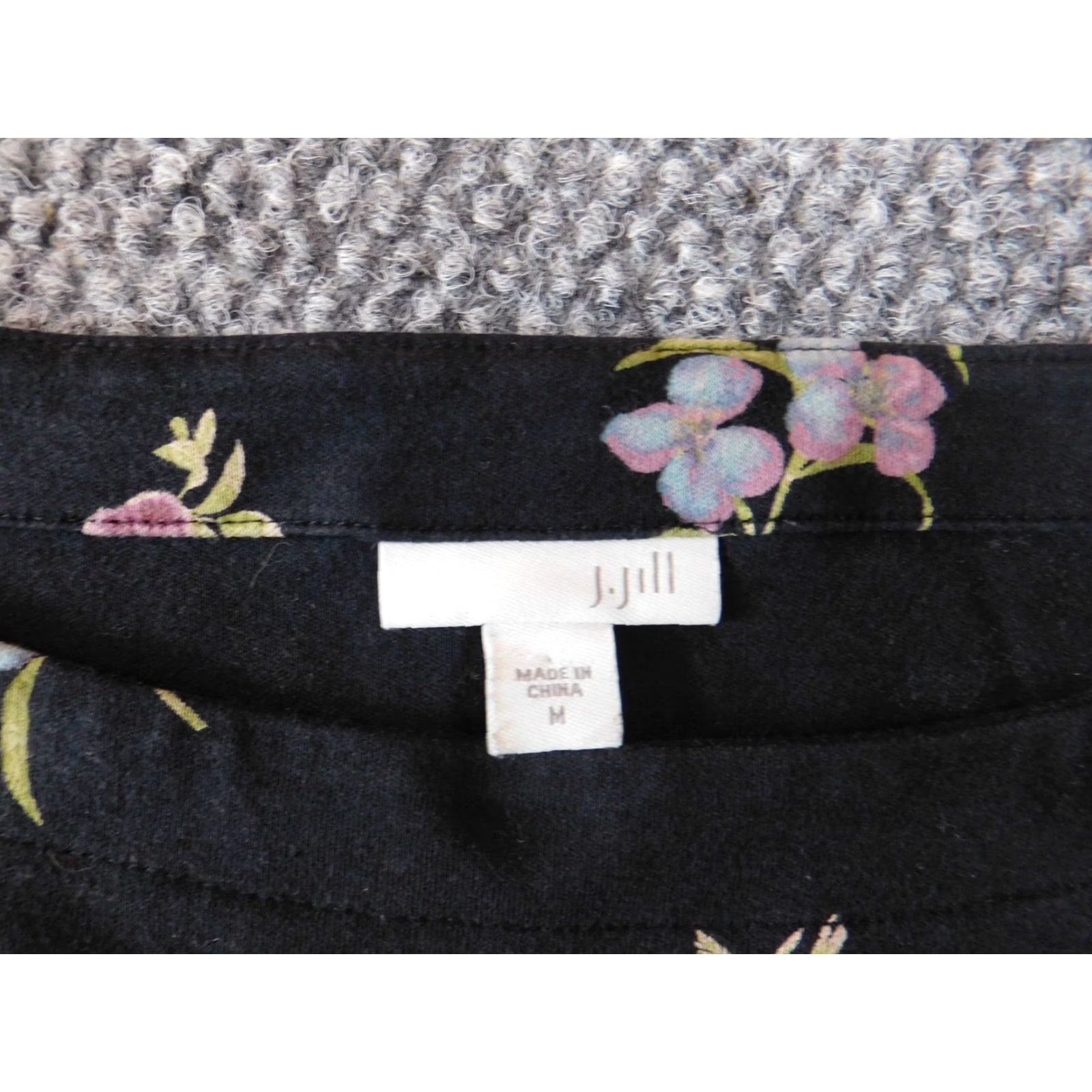 J. Jill J. Jill Shirt Women Small Black Floral Crew Neck Pullover Top Stretch Casual Blouse Long Sleeve Button Cap Sleeve Size S / US 4 / IT 40 - 4 Thumbnail