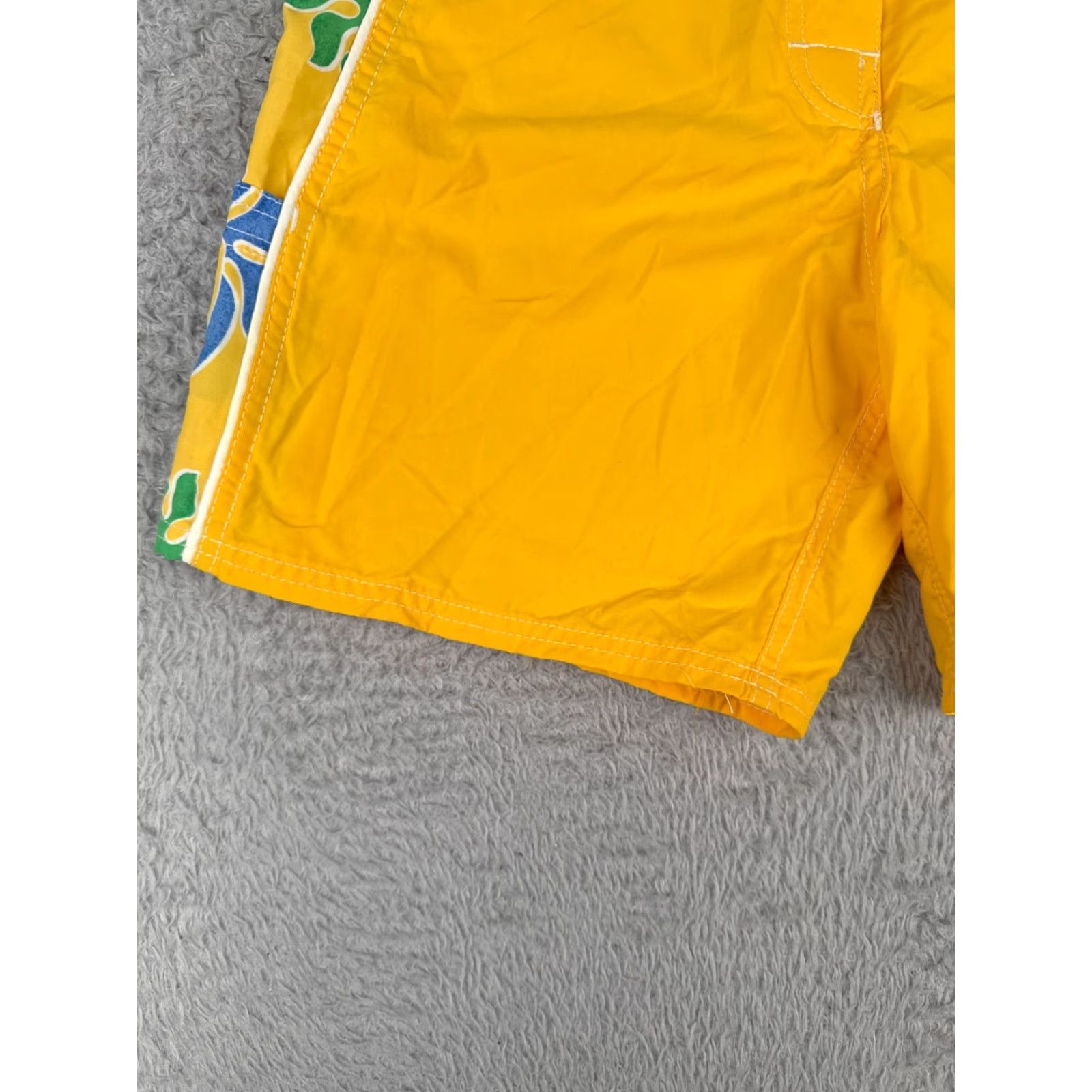Vintage VINTAGE Mysterioso Board Shorts Women 4 Yellow Pattern Changing Chameleon Fabric Size 27" / US 4 / IT 40 - 3 Thumbnail