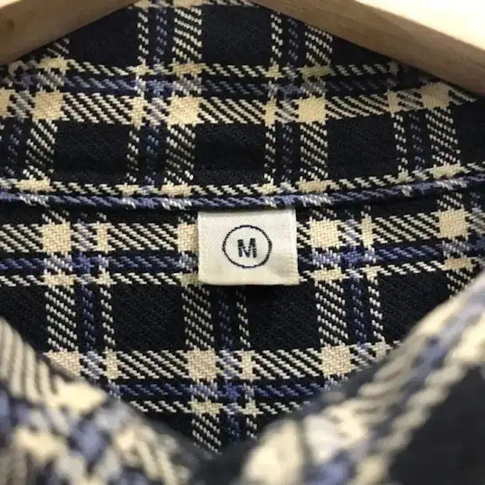 Uniqlo Japanese Brand Uniqlo Flannel Shirt Button Up Size US M / EU 48-50 / 2 - 5 Thumbnail