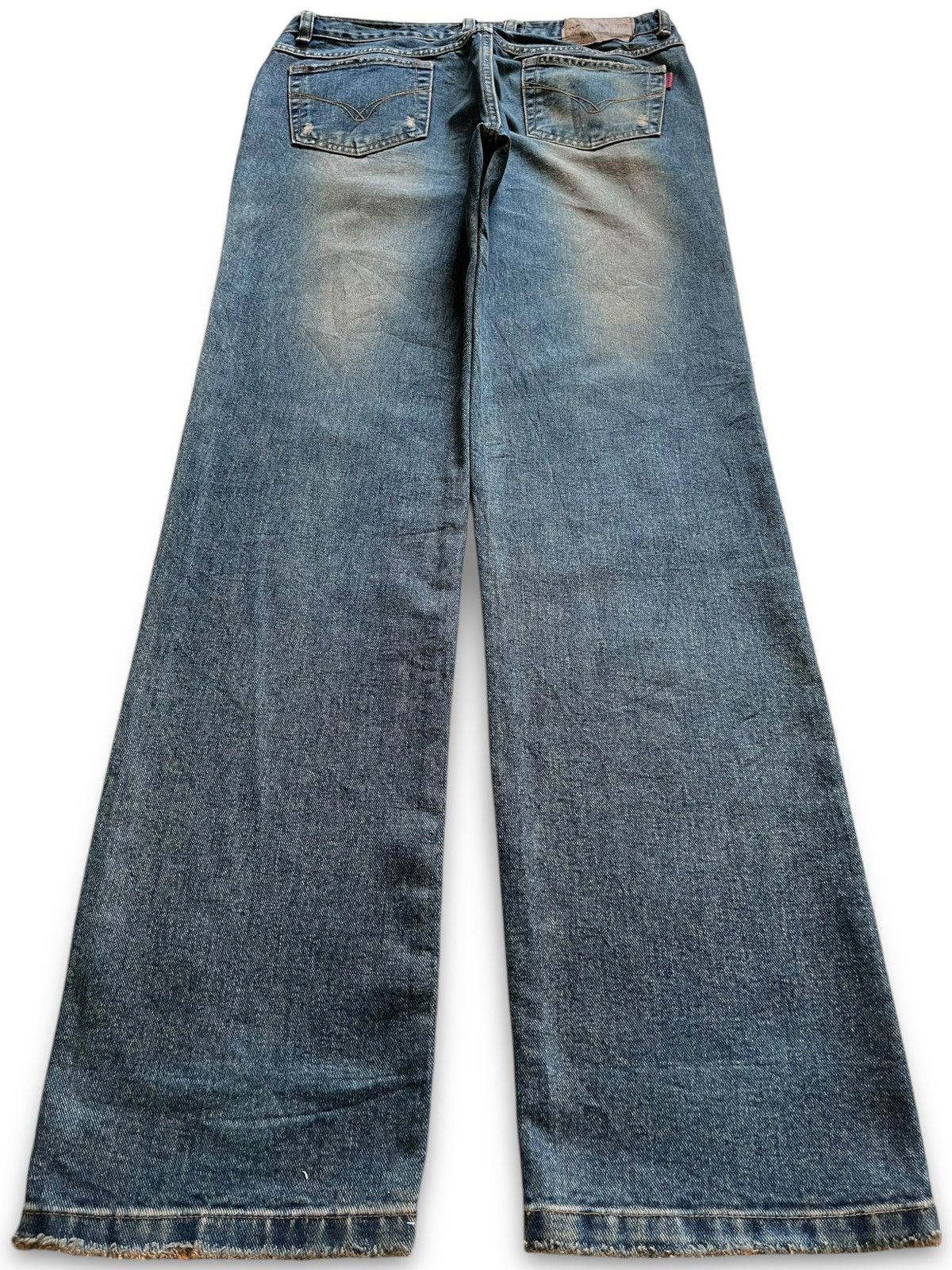 Japanese Brand SALES 🔥 Vintage Japanese Brand Rusty Wash Rip Loose Jeans Size US 32 / EU 48 - 2 Thumbnail