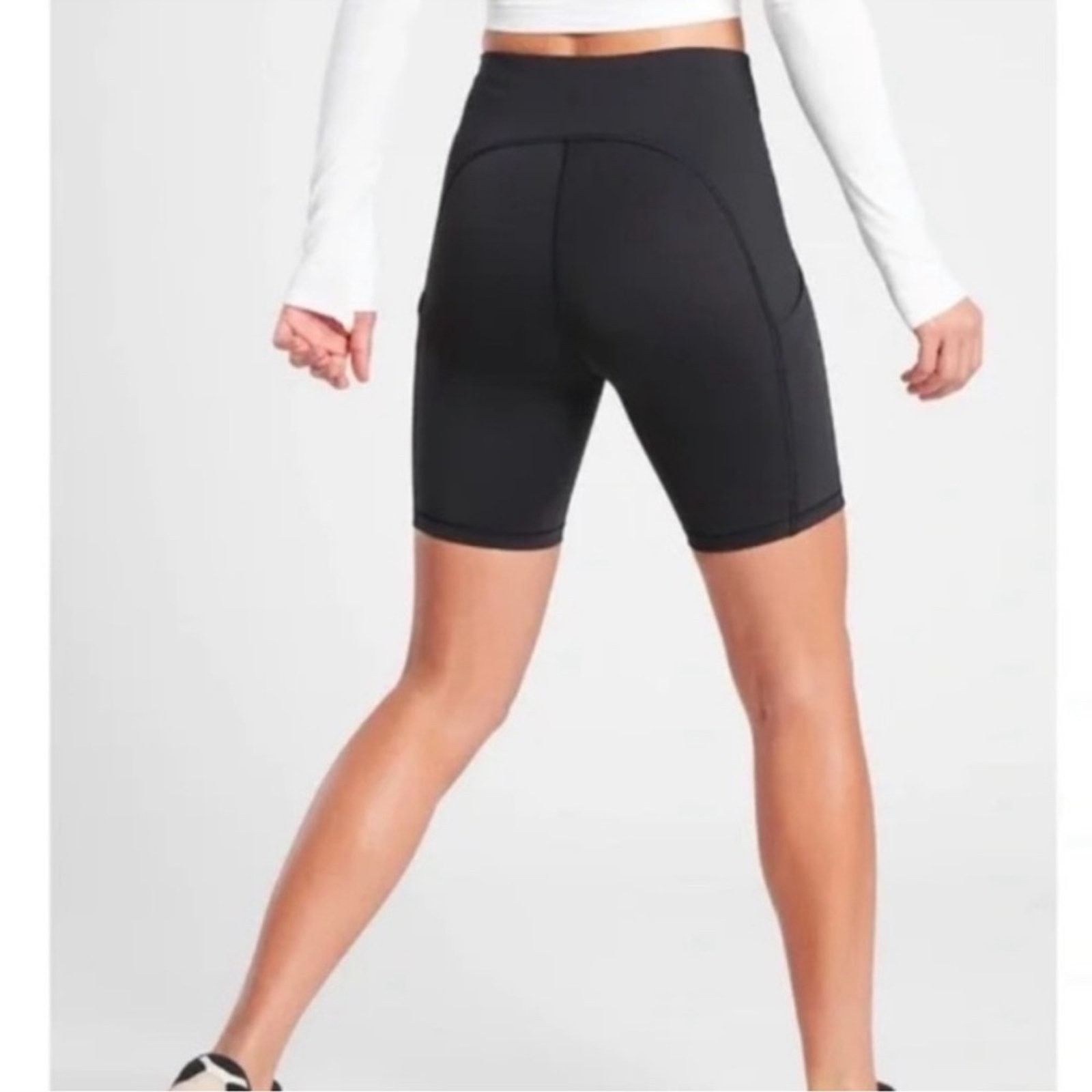 Athleta Athleta Ultimate Stash Pocket 7" Biker Shorts Black Size XS Size 27" / US 4 / IT 40 - 2 Thumbnail