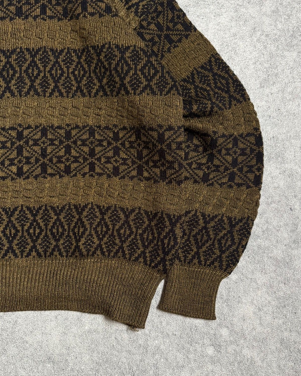 Vintage 2000s Olive Green & Black Pattern Knit Sweater Size US L / EU 52-54 / 3 - 5 Thumbnail