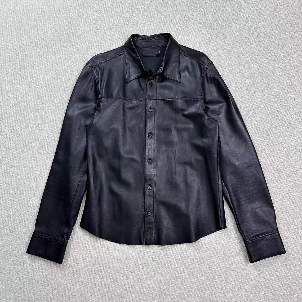 Prada Prada black sheepskin jacket like new Size US M / EU 48-50 / 2 - 1 Thumbnail