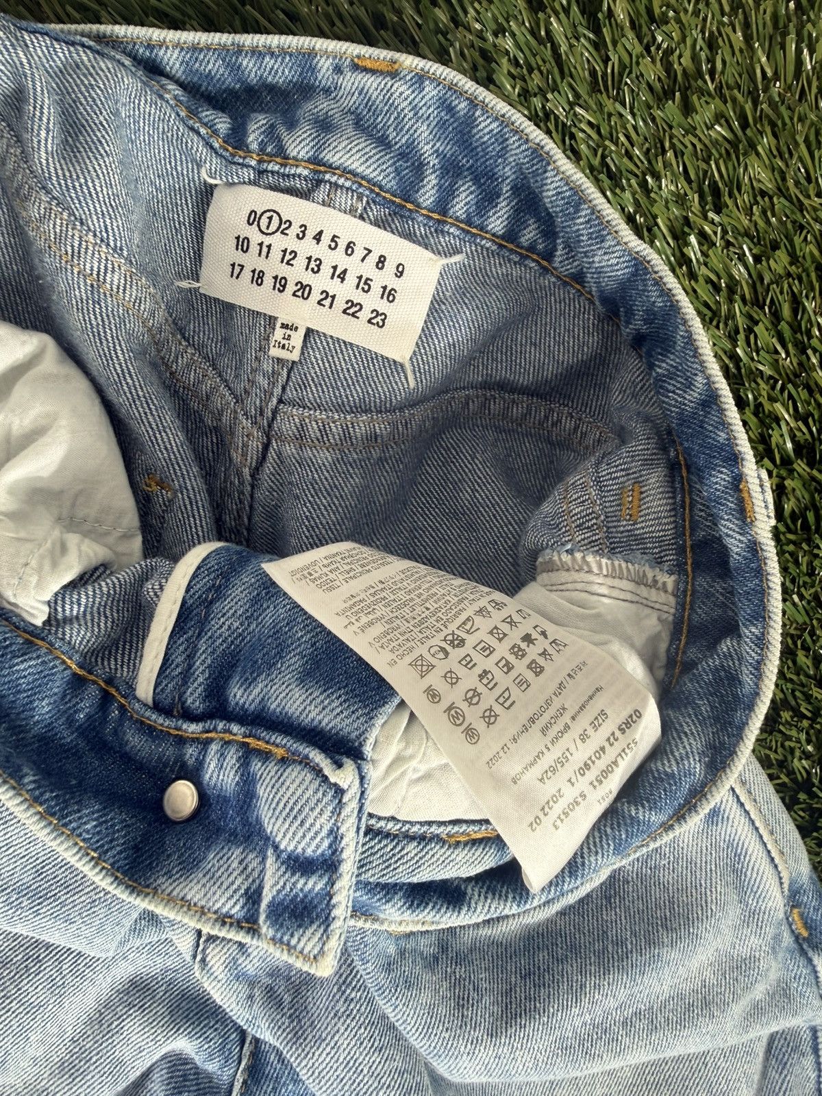 Maison Margiela Maison Margiela Cut-Out Distressed Denim Jeans Size 33" - 6 Thumbnail
