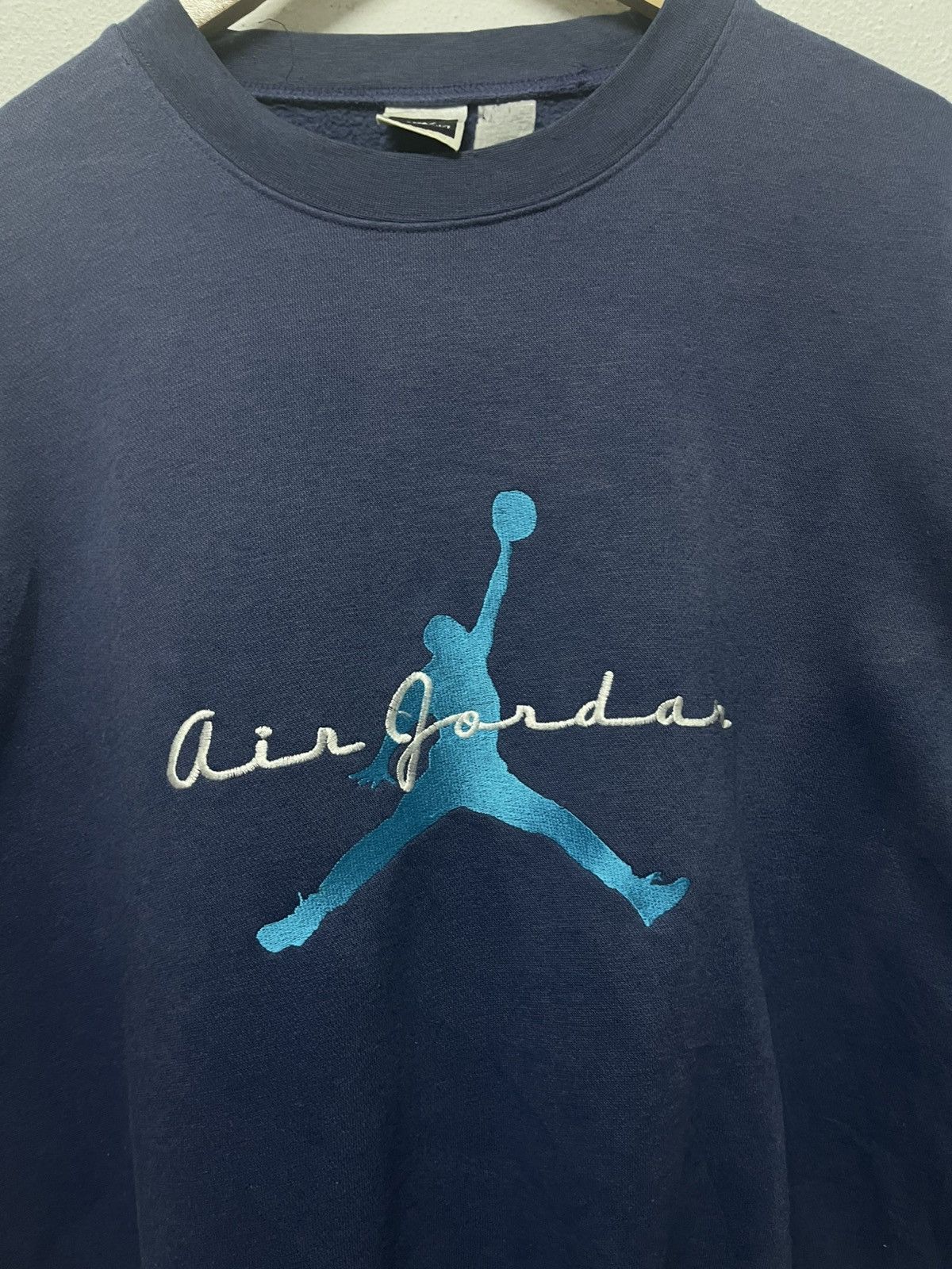 Jordan Brand × Nike × Vintage 90s NIKE AIR JORDAN EMBROIDERED LOGO CREWNECK NICELY FADED Size US L / EU 52-54 / 3 - 5 Thumbnail
