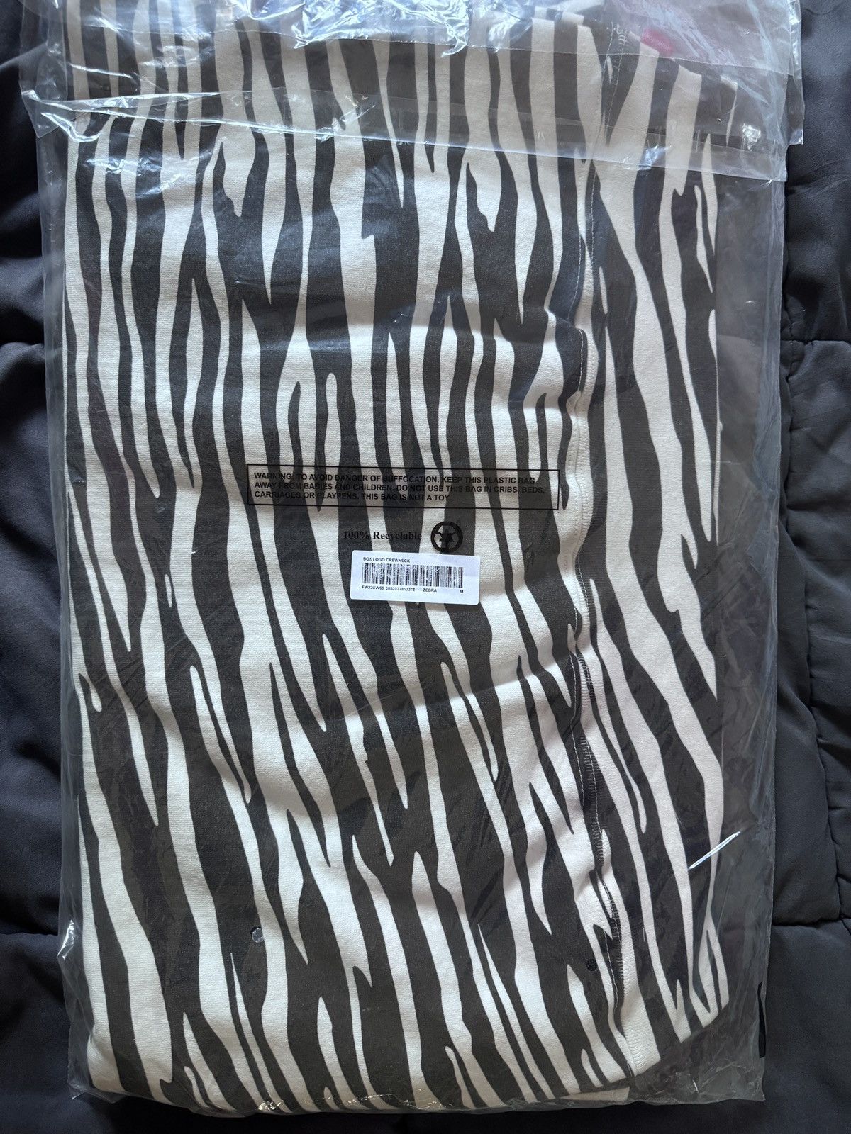 Supreme Supreme Zebra Box Logo Size US M / EU 48-50 / 2 - 2 Thumbnail