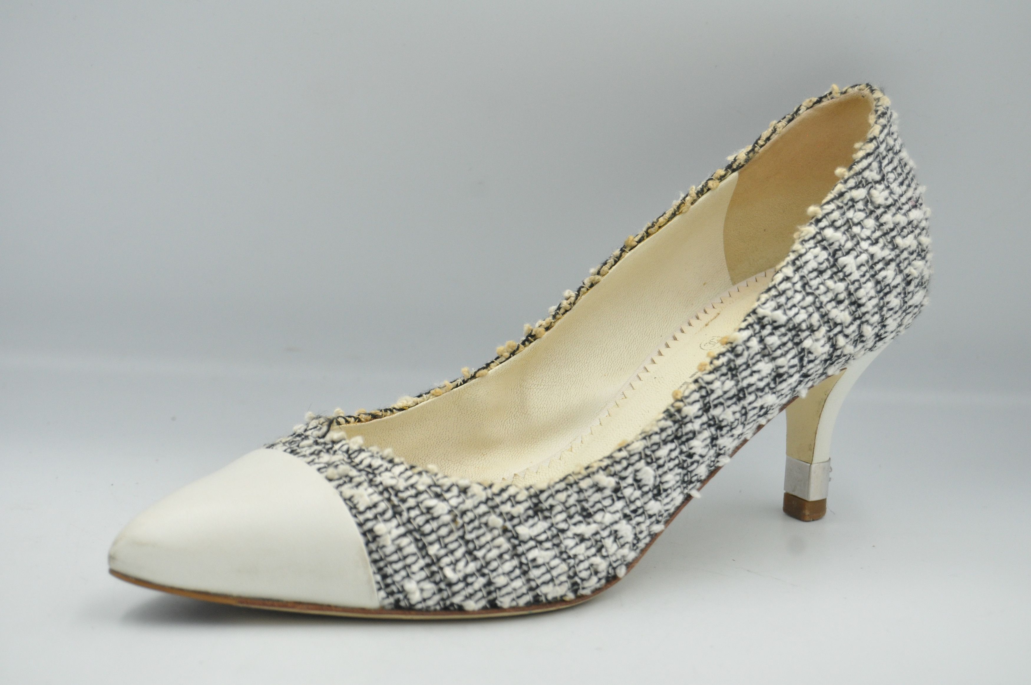 Chanel Chanel - Toe Cap Tweed Pumps Size US 5.5 / IT 35.5 - 15 Thumbnail