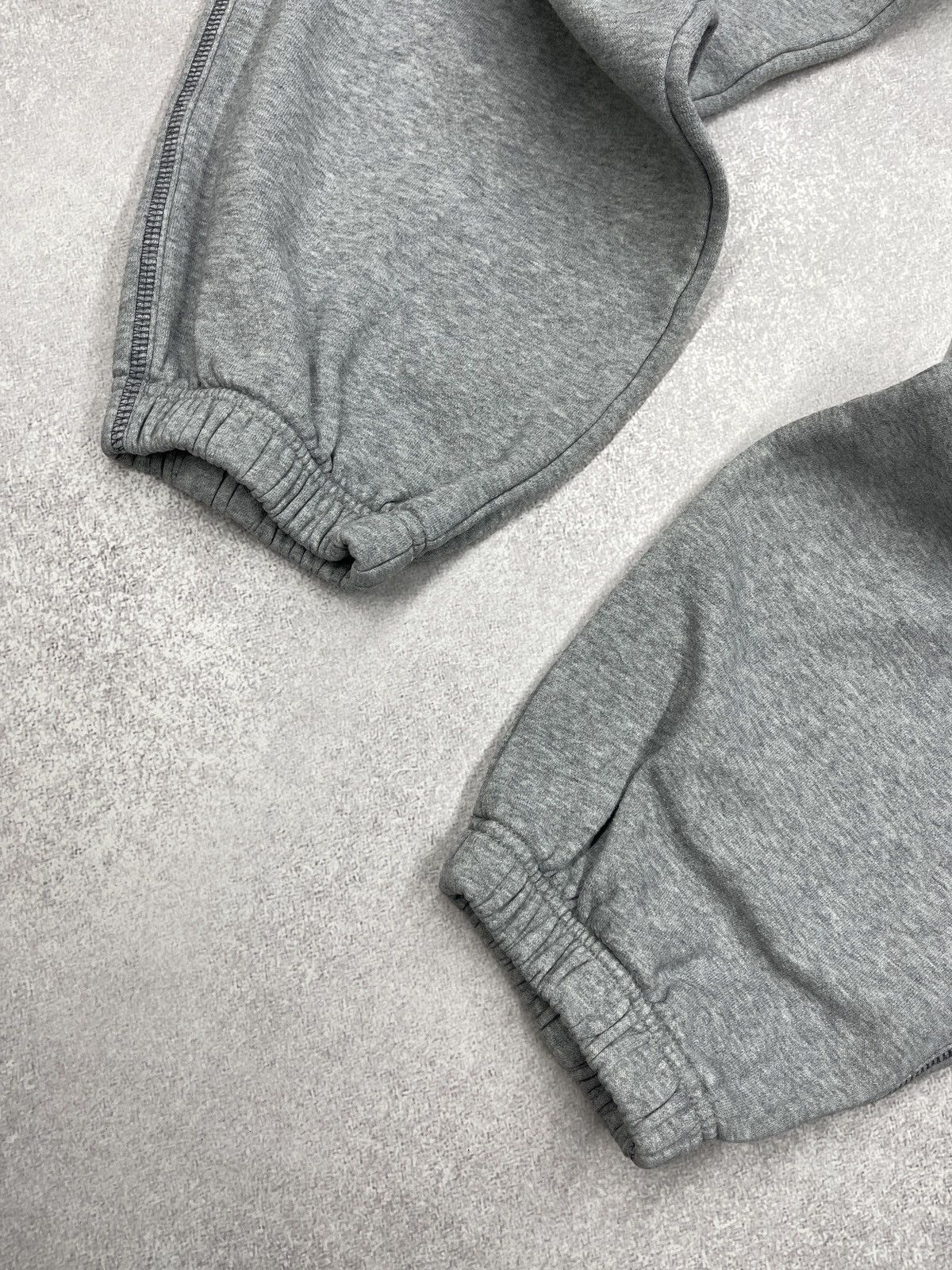 Nike Vintage Nike Basic Baggy Sweatpants Grey Little Swoosh Y2K Size US 34 / EU 50 - 5 Thumbnail