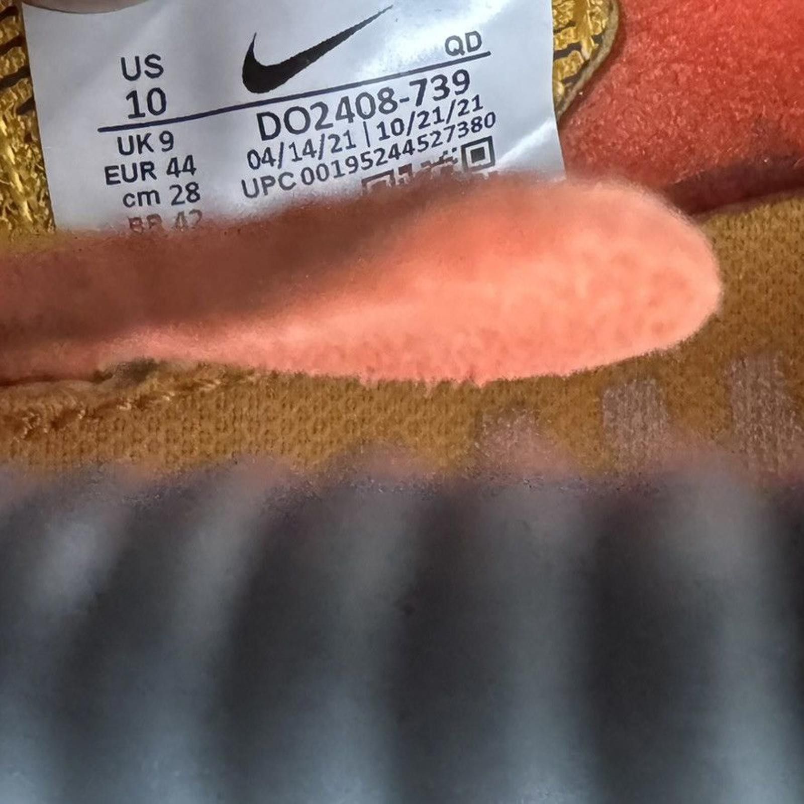 Nike NIKE • ZoomX Vaporfly Next% 2 "University Gold" (10M) Size US 10 / EU 43 - 4 Thumbnail